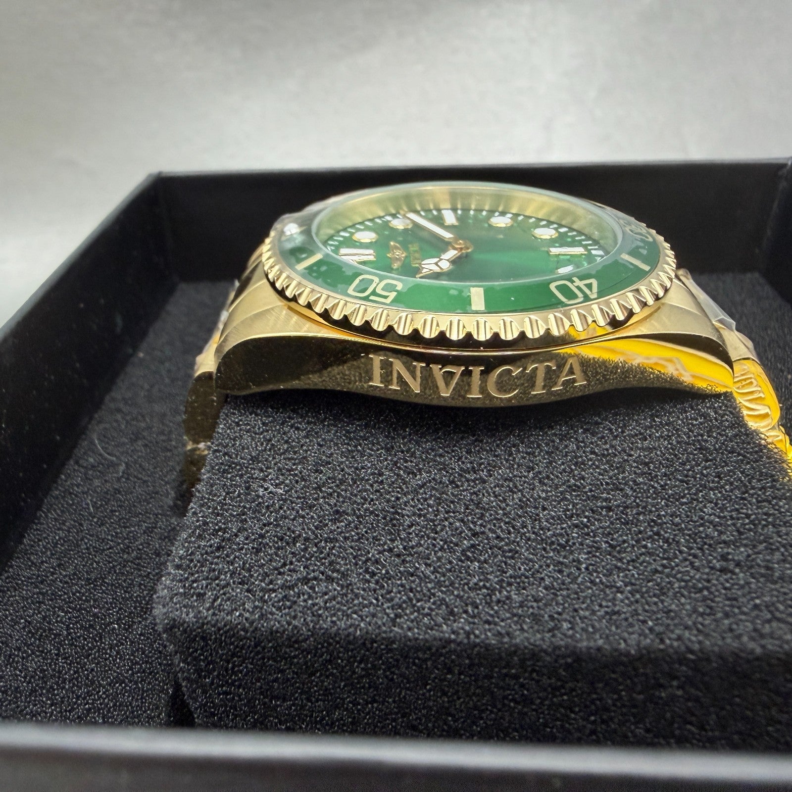 Invicta Pro Diver Watch Men 43mm Green Dial Gold Tone Bracelet Round 497023