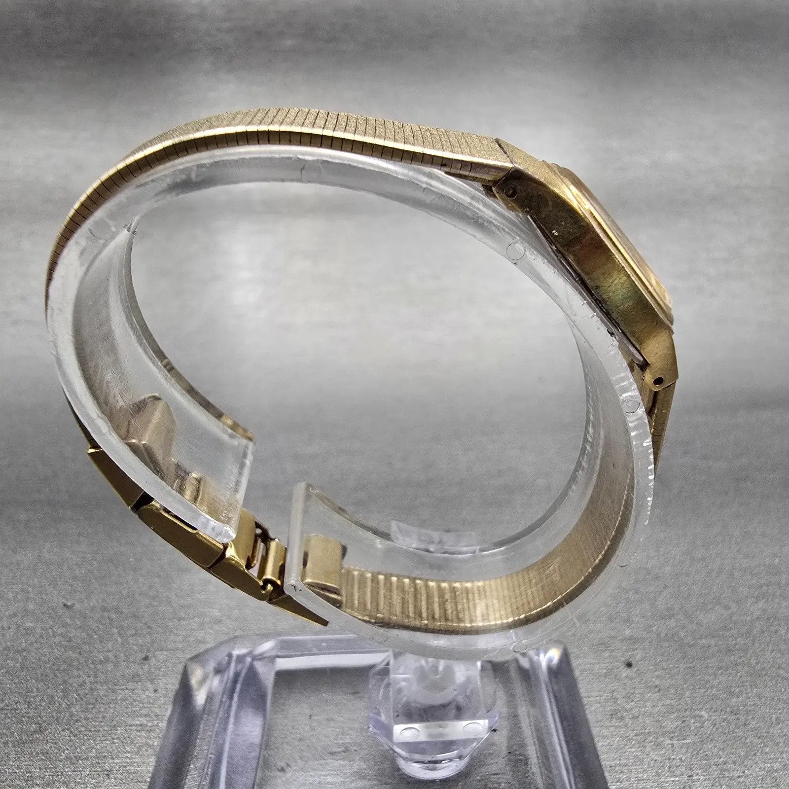 Seiko Watch Women 16mm Black Dial Gold Tone Rectangle 2C20-5770 New Battery VTG8