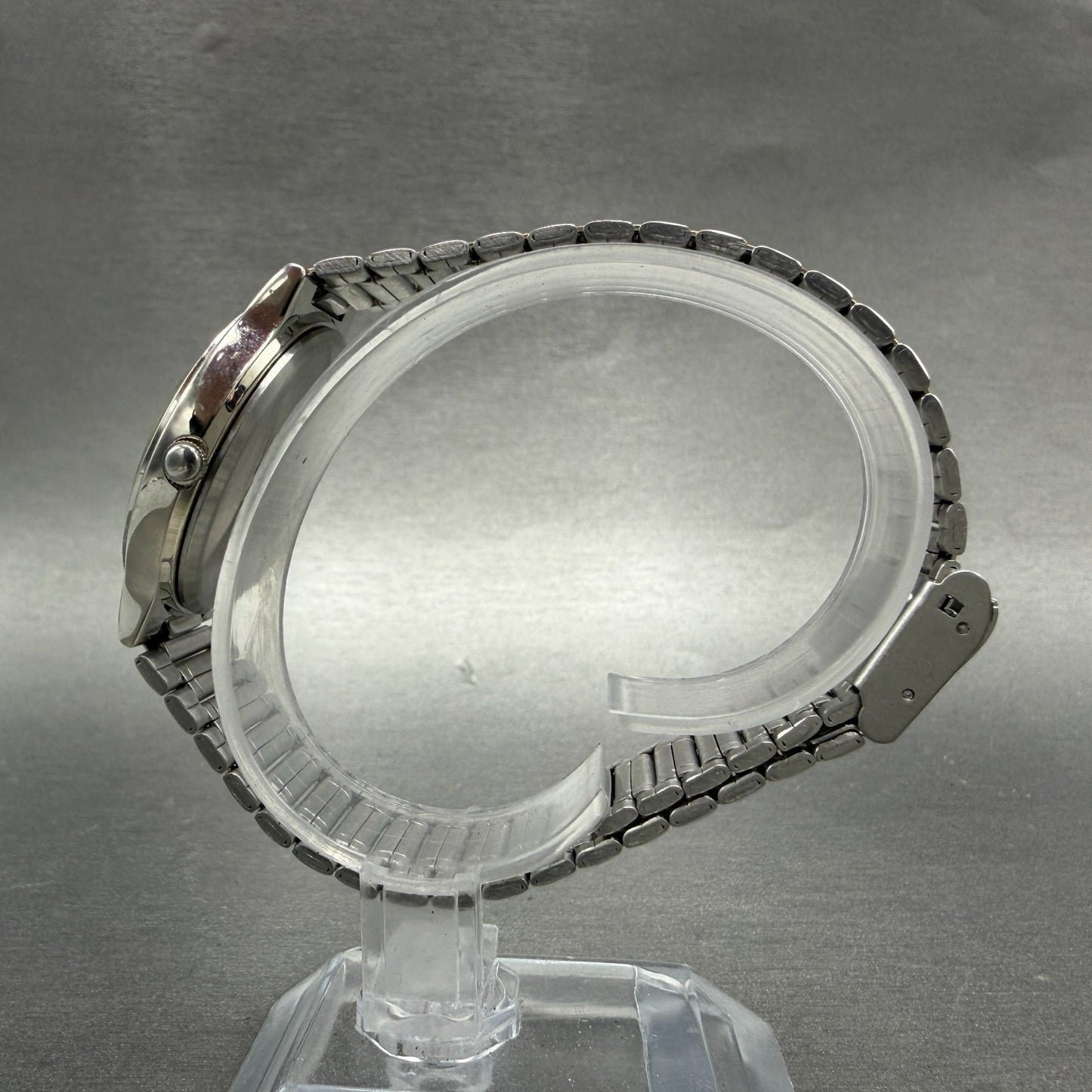 Ricoh Watch Men 32mm Silver Dial Two Tone Round Bracelet New battery VTG6
