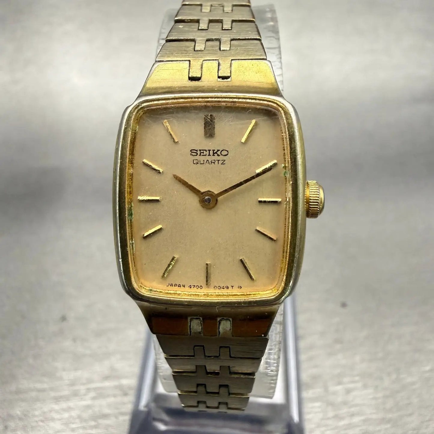 Seiko Watch Women 18mm Champagne Dial Gold Tone Rectangle 4700-3019 New Battery0