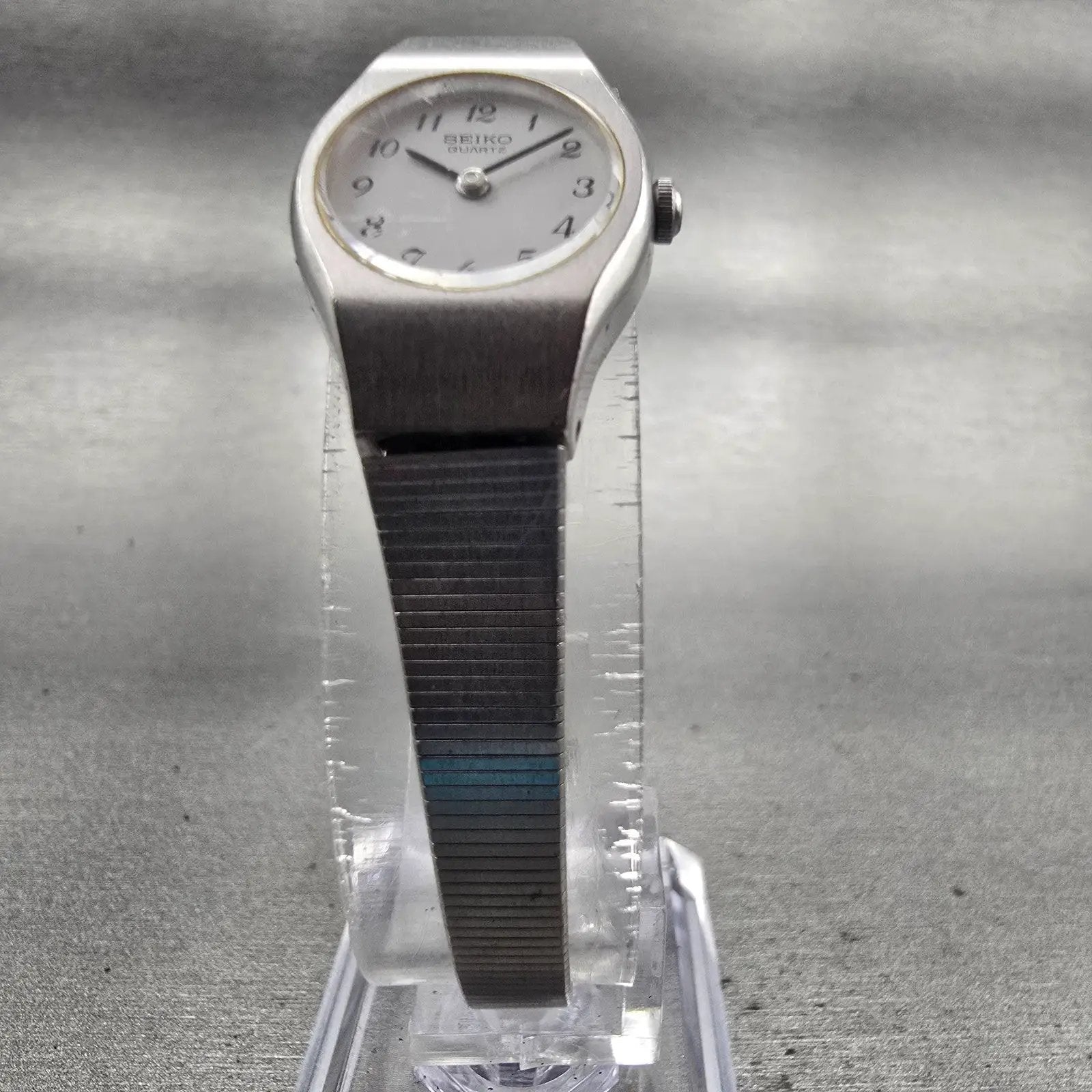 Seiko Watch Women 17mm White Dial Silver Tone Oval 2P20-0A89 New Battery Vintage5
