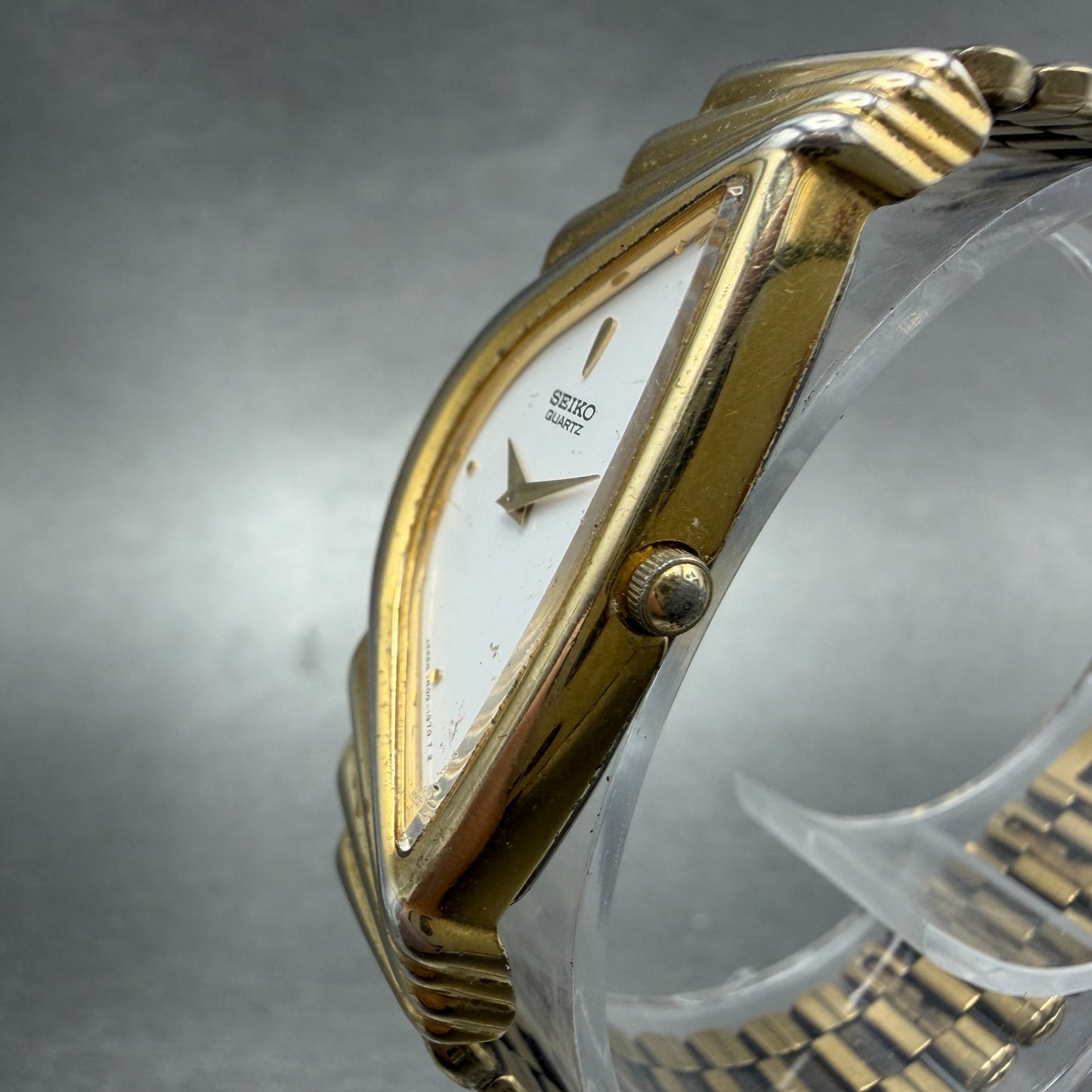 Seiko Half Moon Watch Women 19mm White Dial Gold Tone Asymmetrical New Battery2