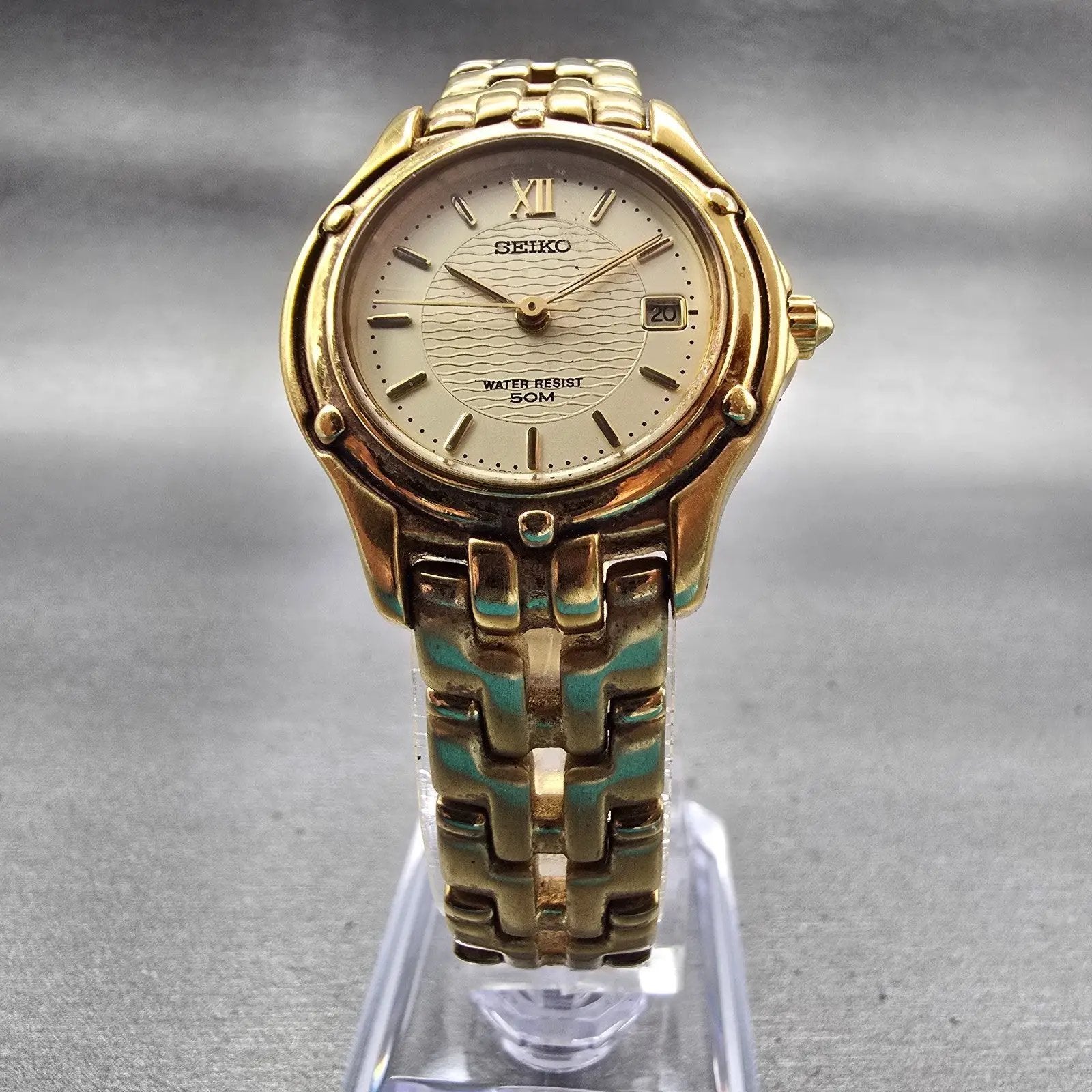 Seiko Watch Women 26mm Champagne Dial Gold Tone Date Round 7N82-0599 New Battery5