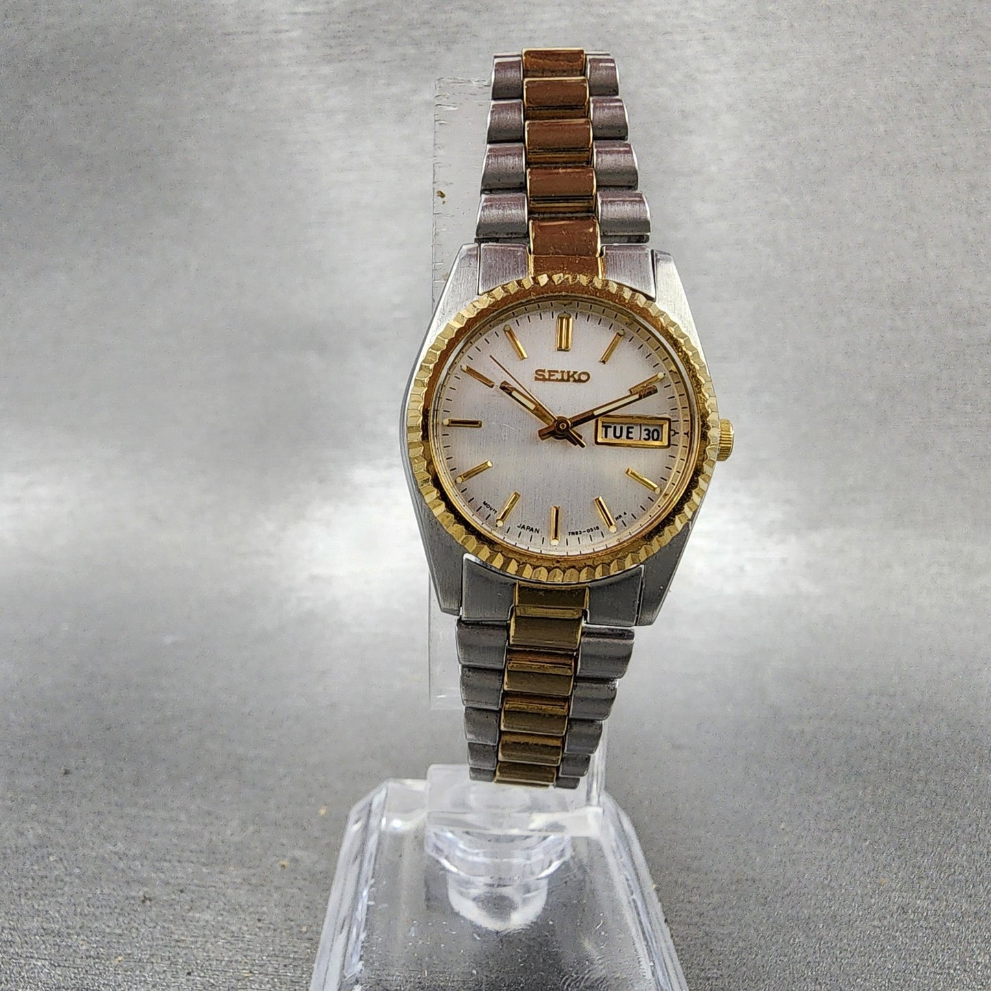 Seiko Watch Women 25mm White Dial Two Tone daydate Round 7n830041 New Batt AB566