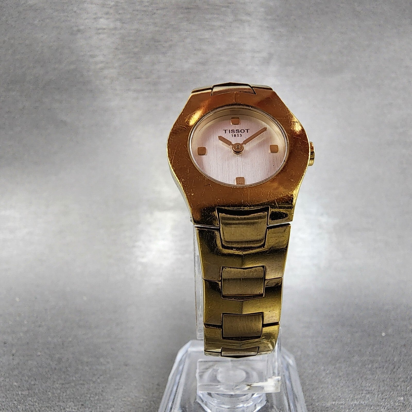 Tissot Watch Women 23mm Silver Dial Gold Tone Round L520 New Battery5