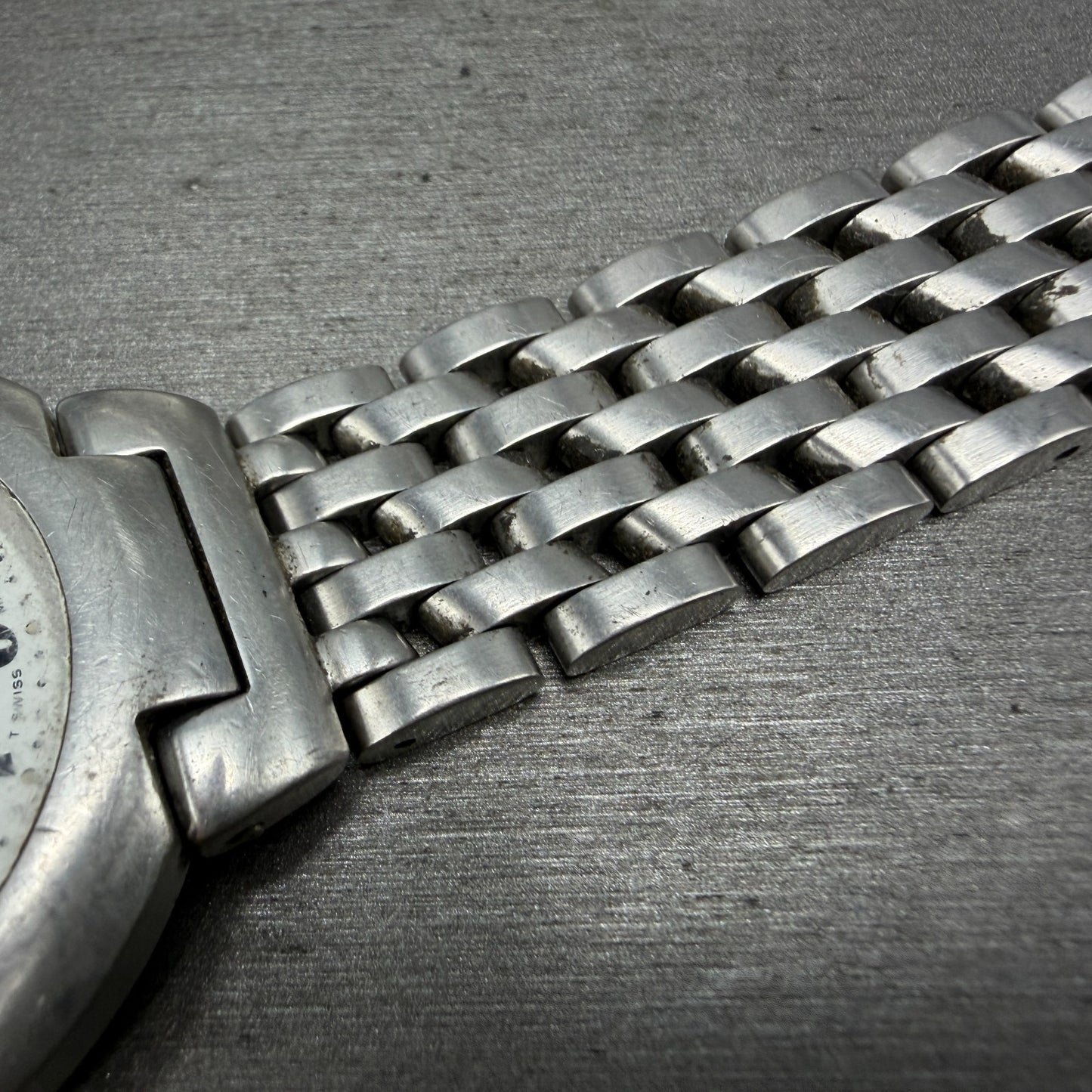 Victorinox Swiss Army Calvary Watch Men 39mm White Dial Silver Tone Date PARTS R7