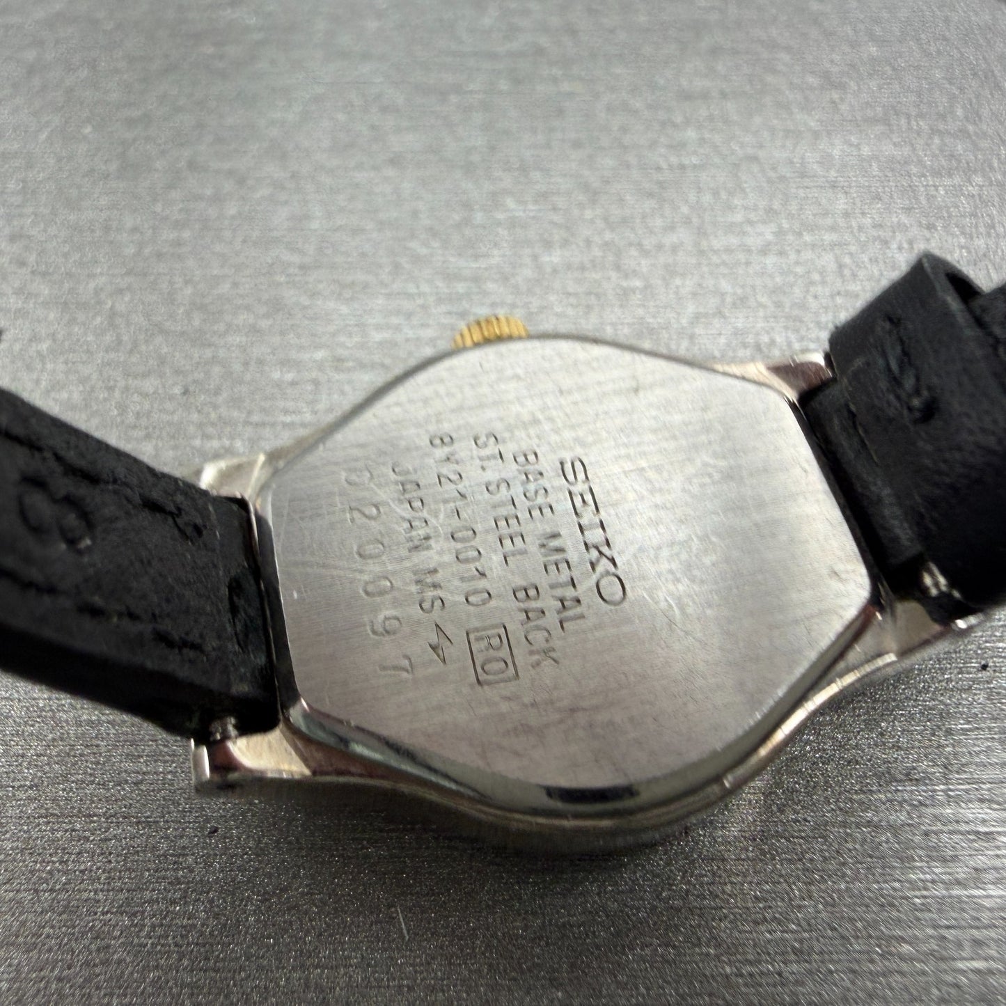 Seiko Watch Women 20mm Silver Dial Silver Tone Round 8Y210010  New Battery 56R9