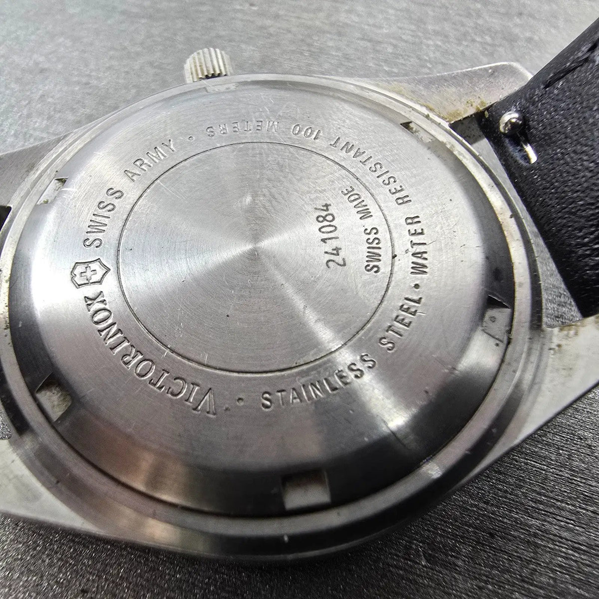 Swiss Army Garrison Watch Women 34mm Black Dial Steel Date Round New Battery9