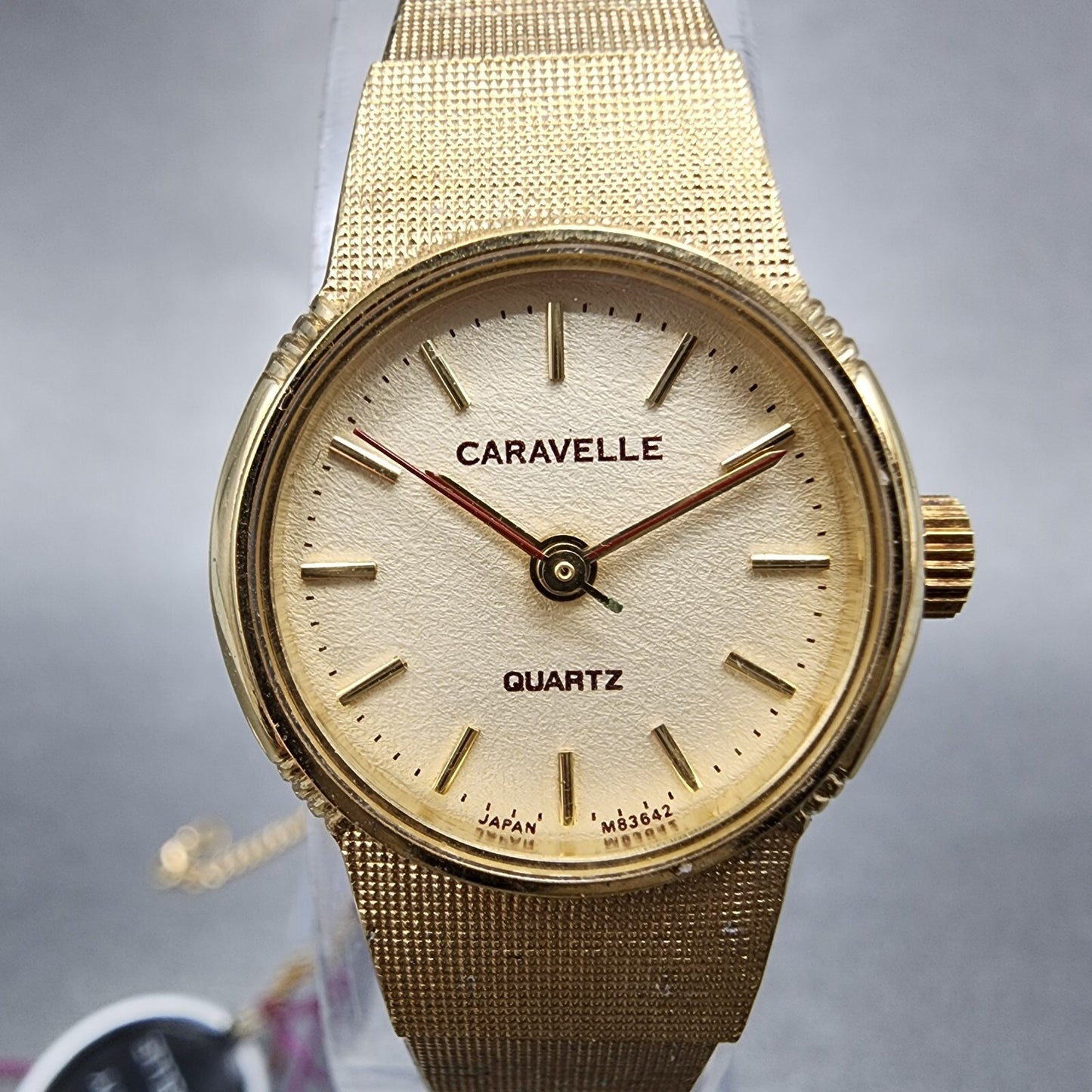 Bulova Caravelle Watch Women 19mm Cream Dial Gold Tone Round 48J07 NOS New Batt4