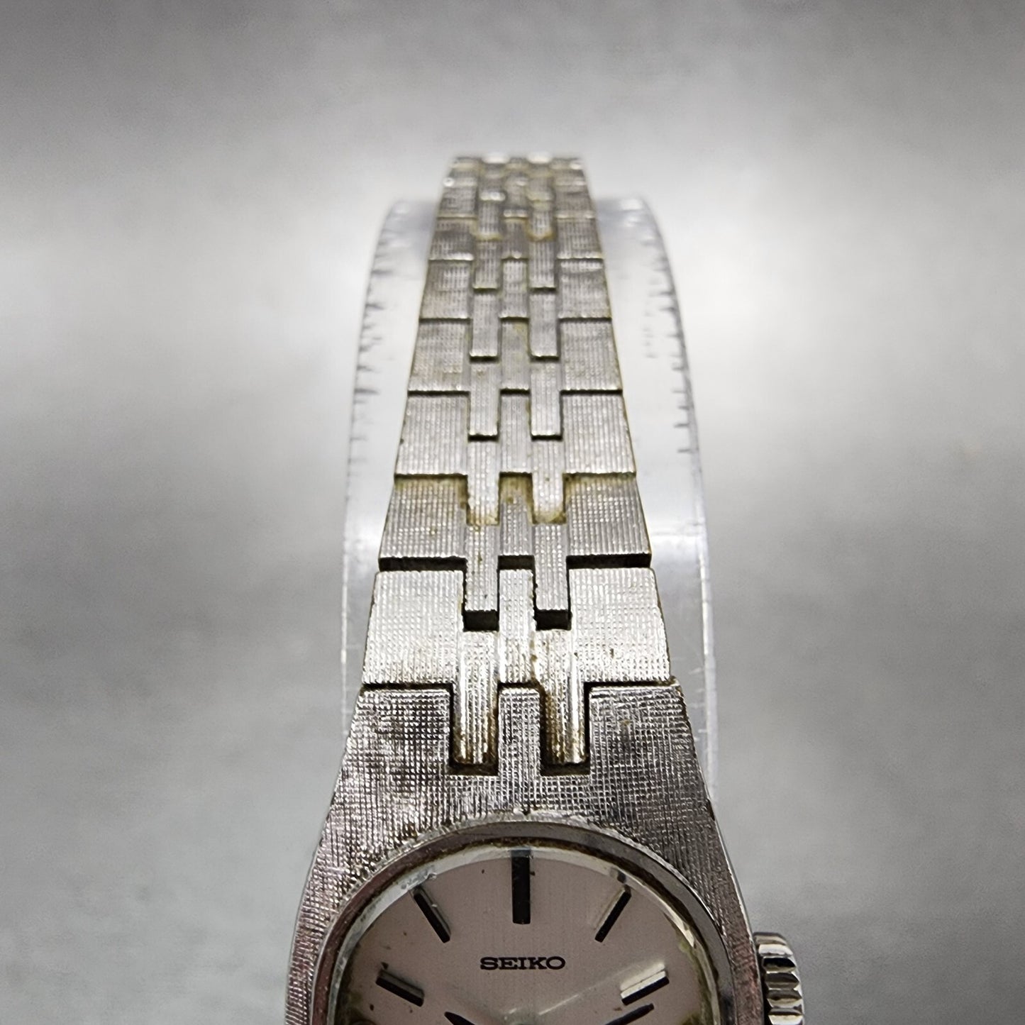 Seiko Watch Women 17mm Silver Dial Gold Plated Oval Manual Wind 17-7100 Runs