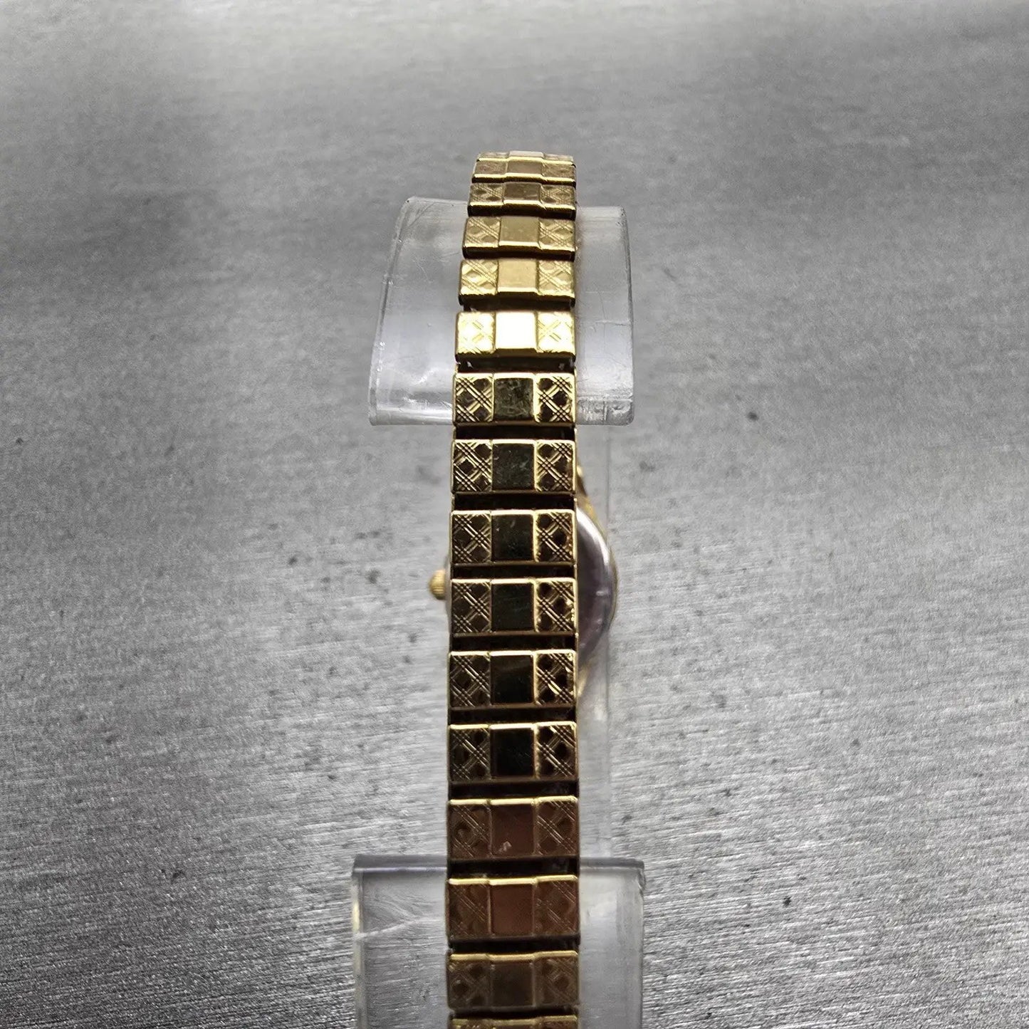 Citizen Watch Women 17mm Champagne Dial Gold Tone Oval 5920-S96494 New Battery7