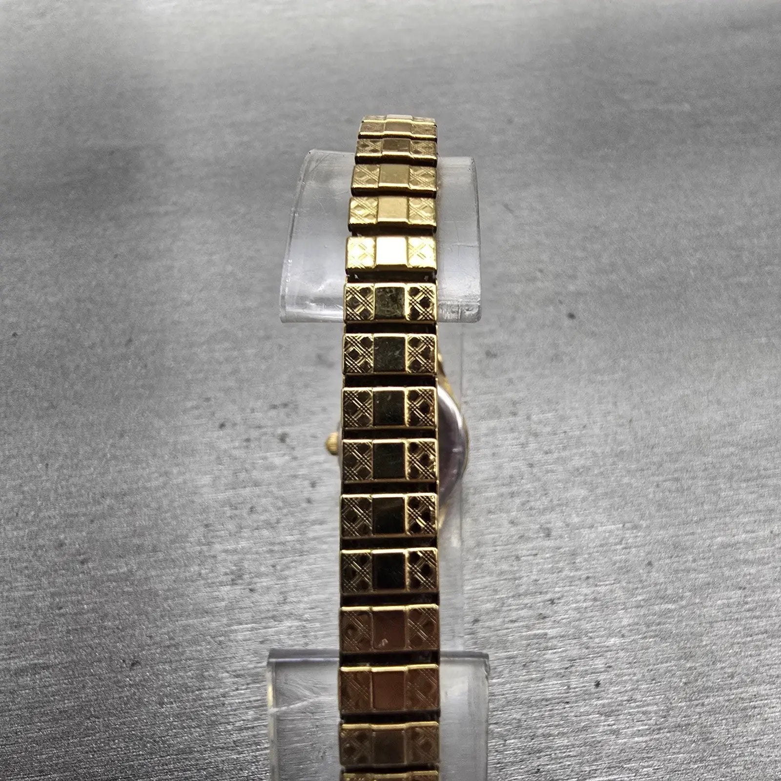 Citizen Watch Women 17mm Champagne Dial Gold Tone Oval 5920-S96494 New Battery7