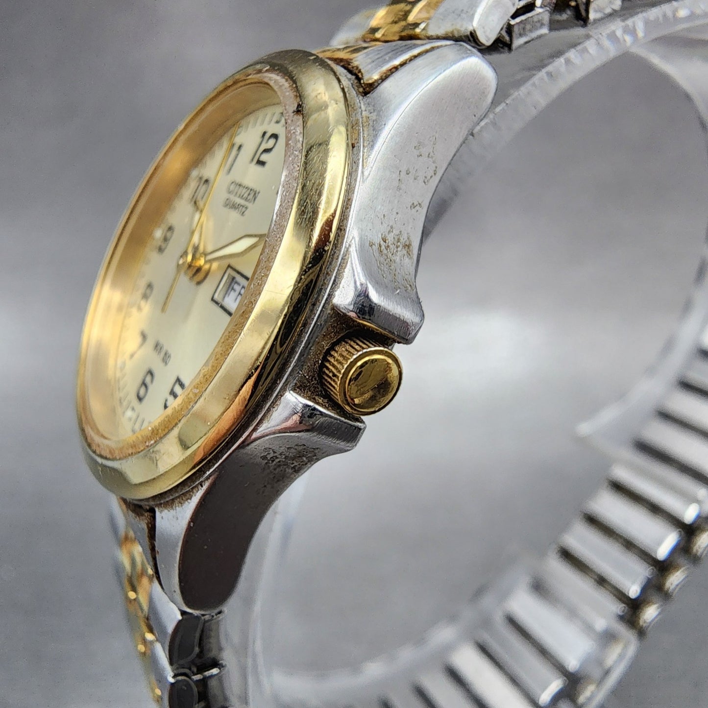 Citizen CQ Watch Women 25mm Cream Dial Two Tone Daydate Round New Battery2