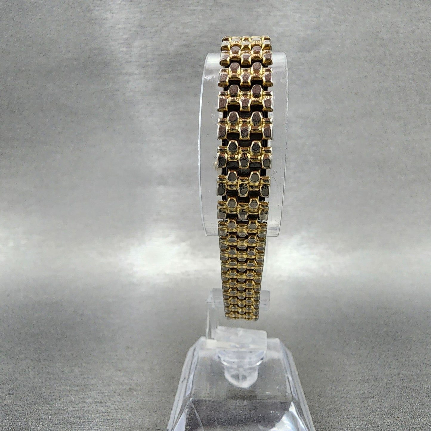 Seiko Watch Women 17mm Champagne Dial Gold Tone Oval 2y005f19 New Battery6