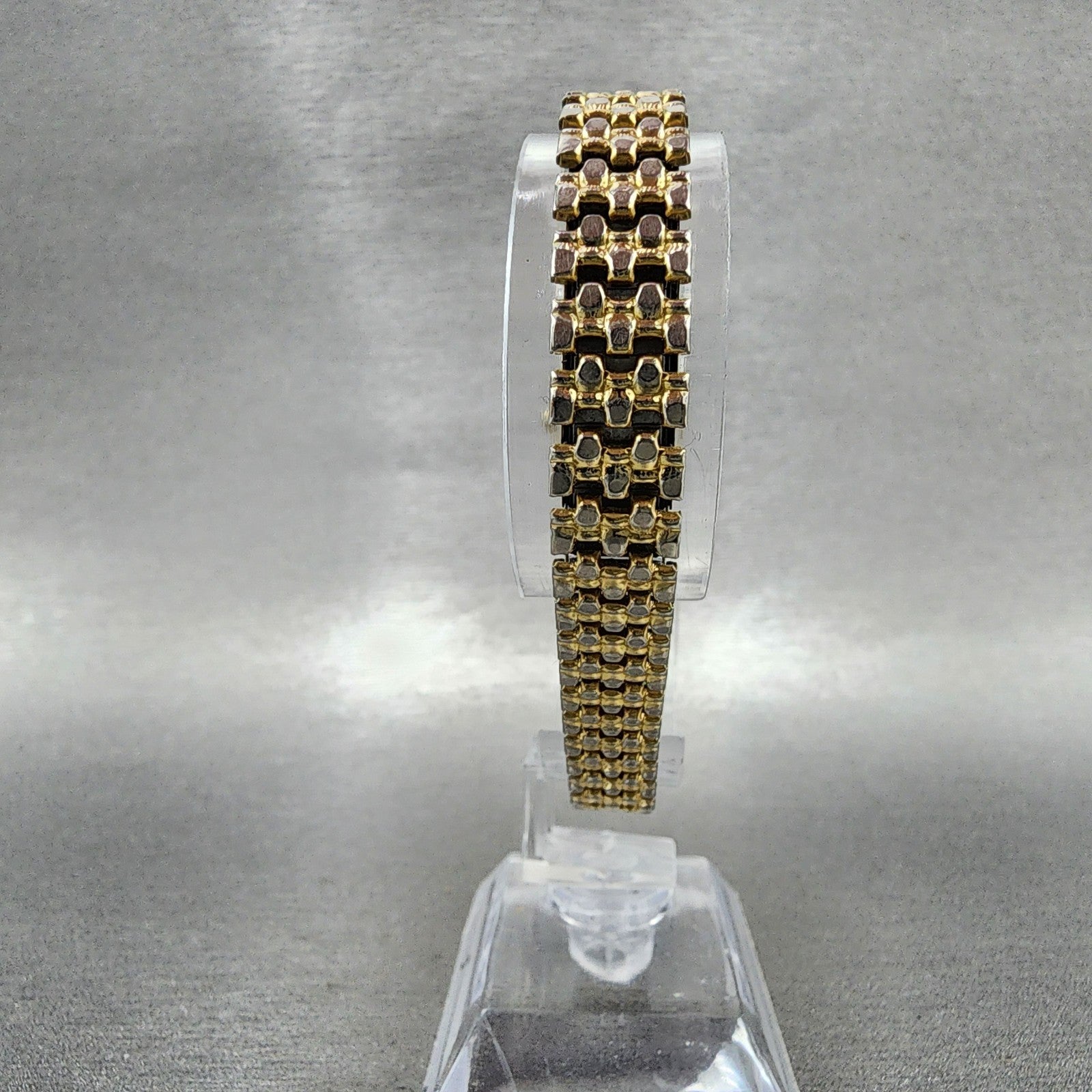 Seiko Watch Women 17mm Champagne Dial Gold Tone Oval 2y005f19 New Battery6