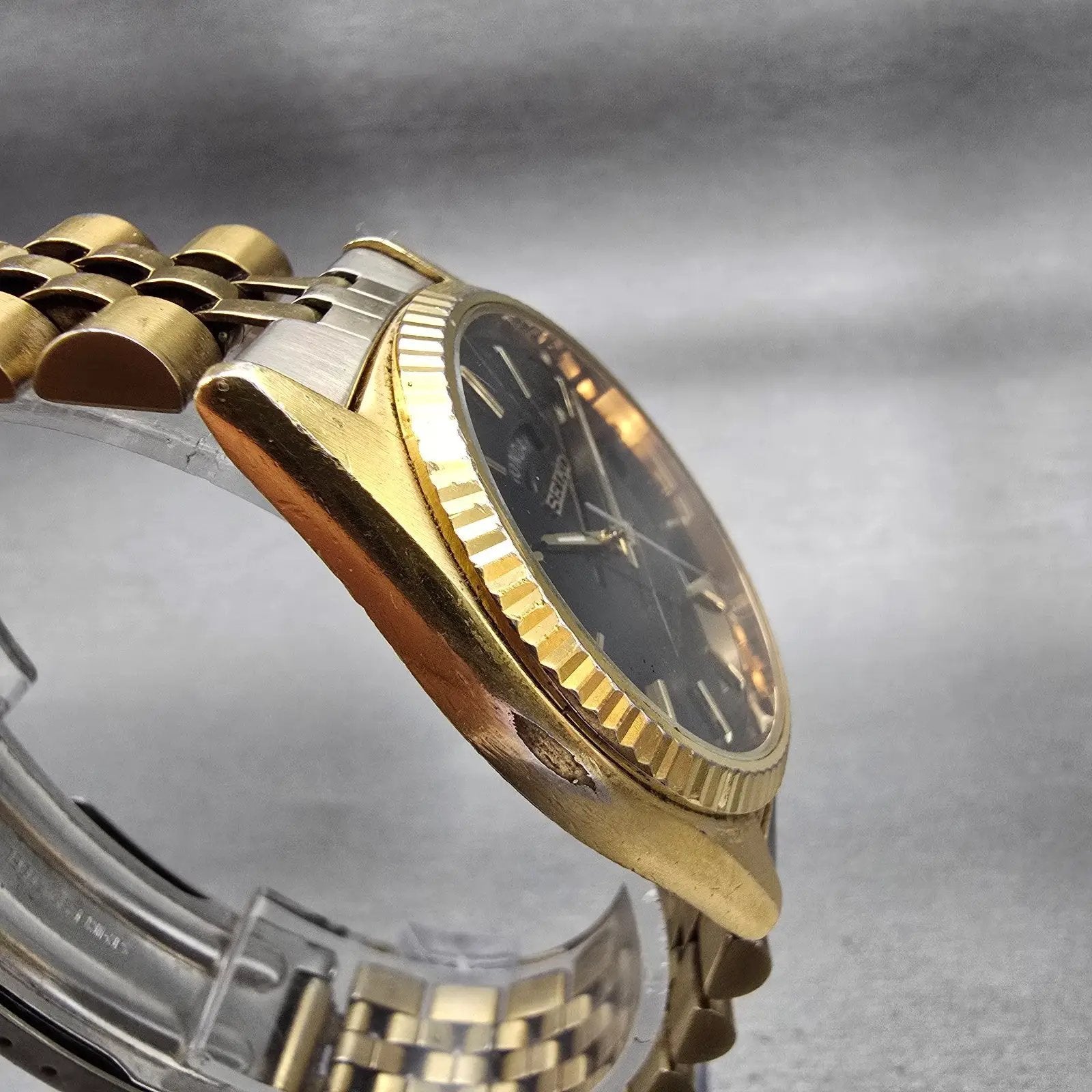 Seiko President Watch Men 37mm Black Dial Gold Tone Daydate 7N43-8119 New Batt3