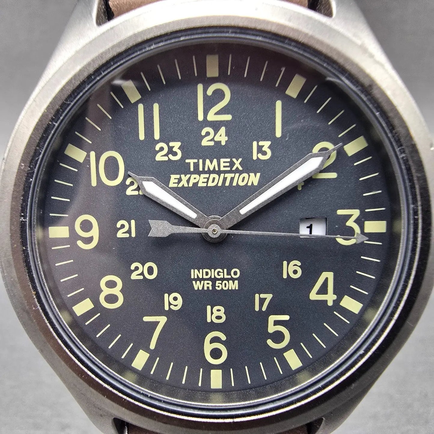 Timex Expedition Scout Watch Men 40mm Black Dial Gray Tone Date Round New Batt1