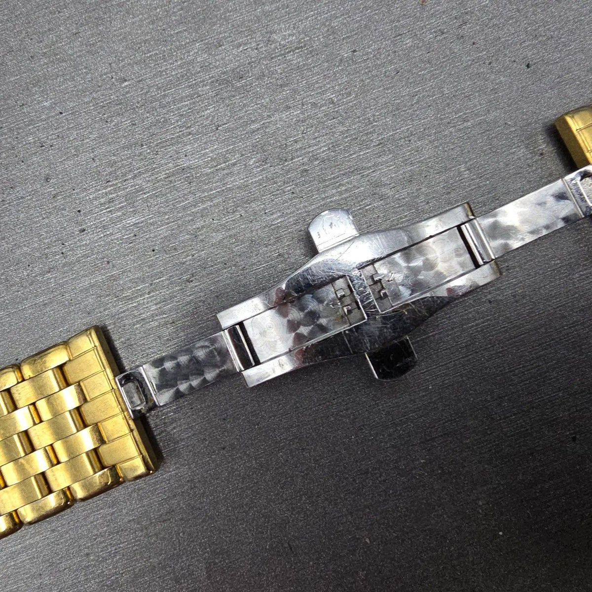 Citizen G820-T001688 Watch Band Gold Tone AR1002-56A Stiletto14