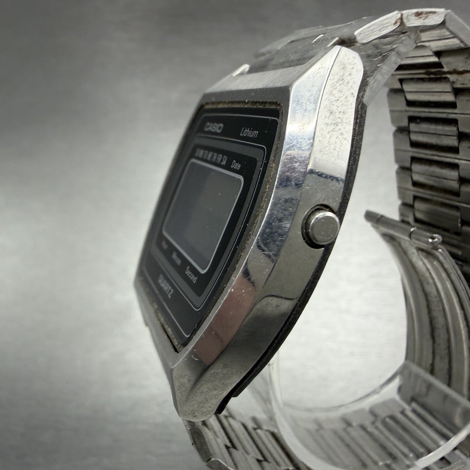 Casio 58 S005 Watch Men 36mm Digital Silver Tone Daydate New Battery Vintage2