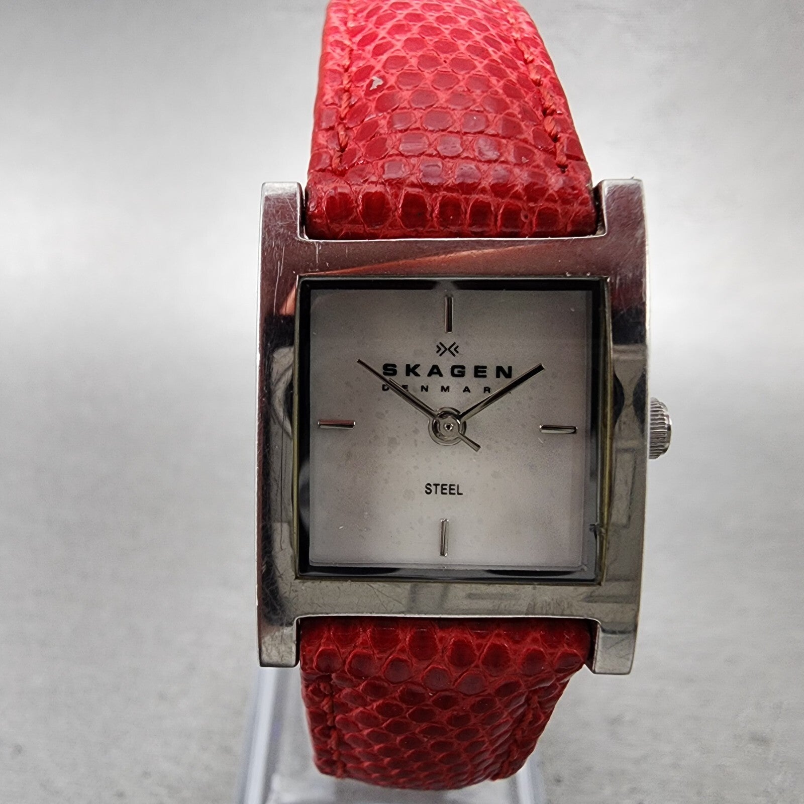 Skagen Tank Watch Women 21mm Mop Dial Silver Tone Rectangle 528SSLP4 New Batt1
