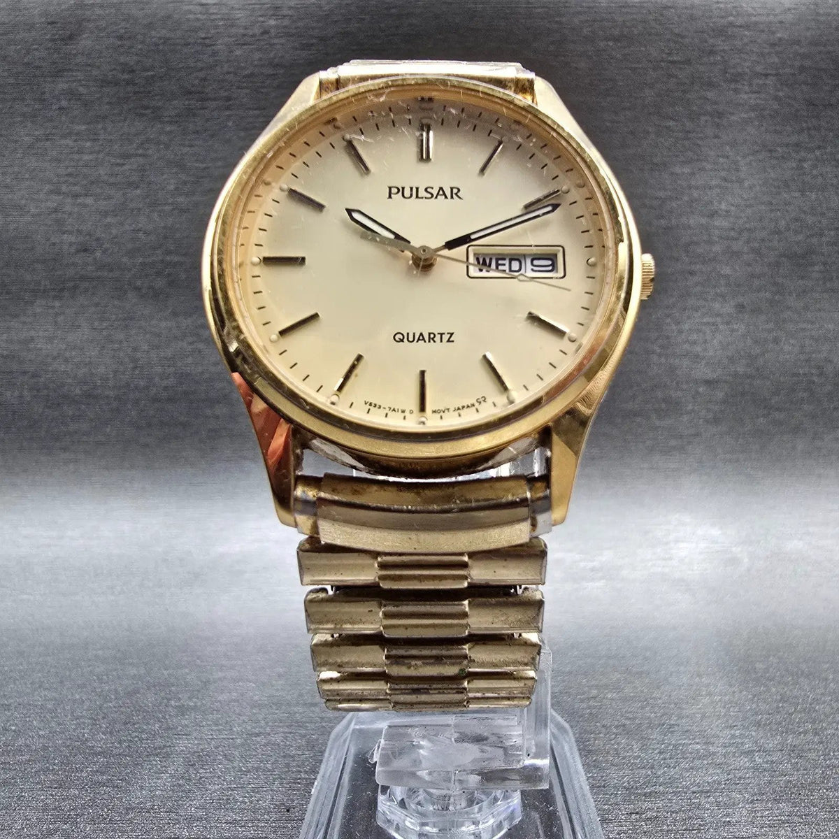 Seiko Pulsar Watch Men34mm Champagne Dial Gold Tone Daydate V533-7A30 New Batt5