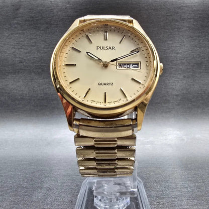 Seiko Pulsar Watch Men34mm Champagne Dial Gold Tone Daydate V533-7A30 New Batt5
