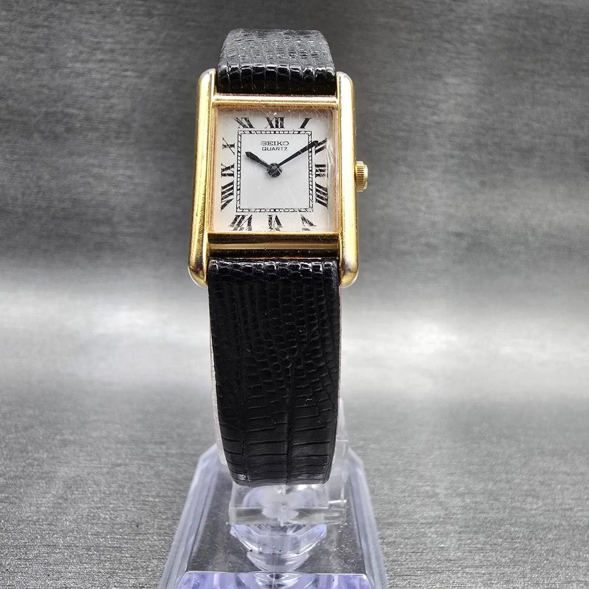 Seiko Tank Watch Women 18mm White Dial Gold Tone Rectangle 2Y00-5470 New Battery5