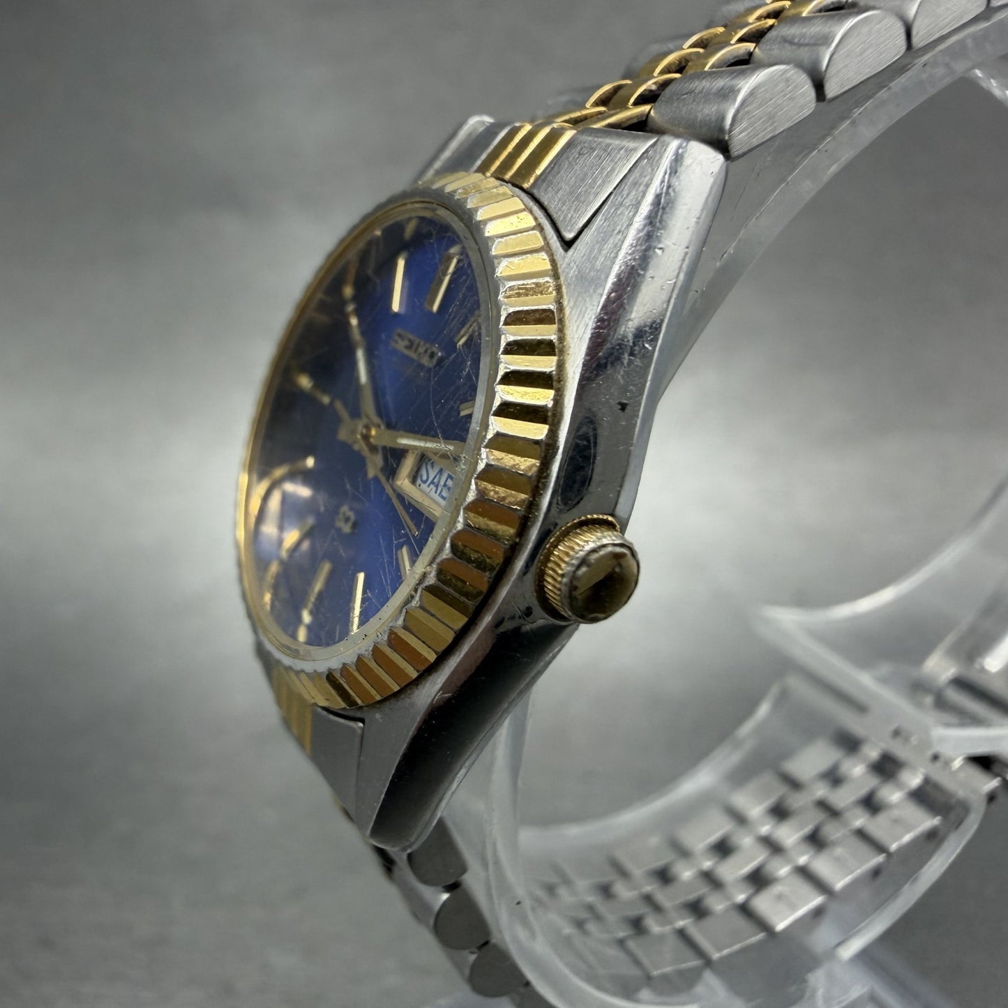 Seiko SQ Watch Women 24mm Blue Dial Two Tone Daydate Round New Battery ABACDAB2