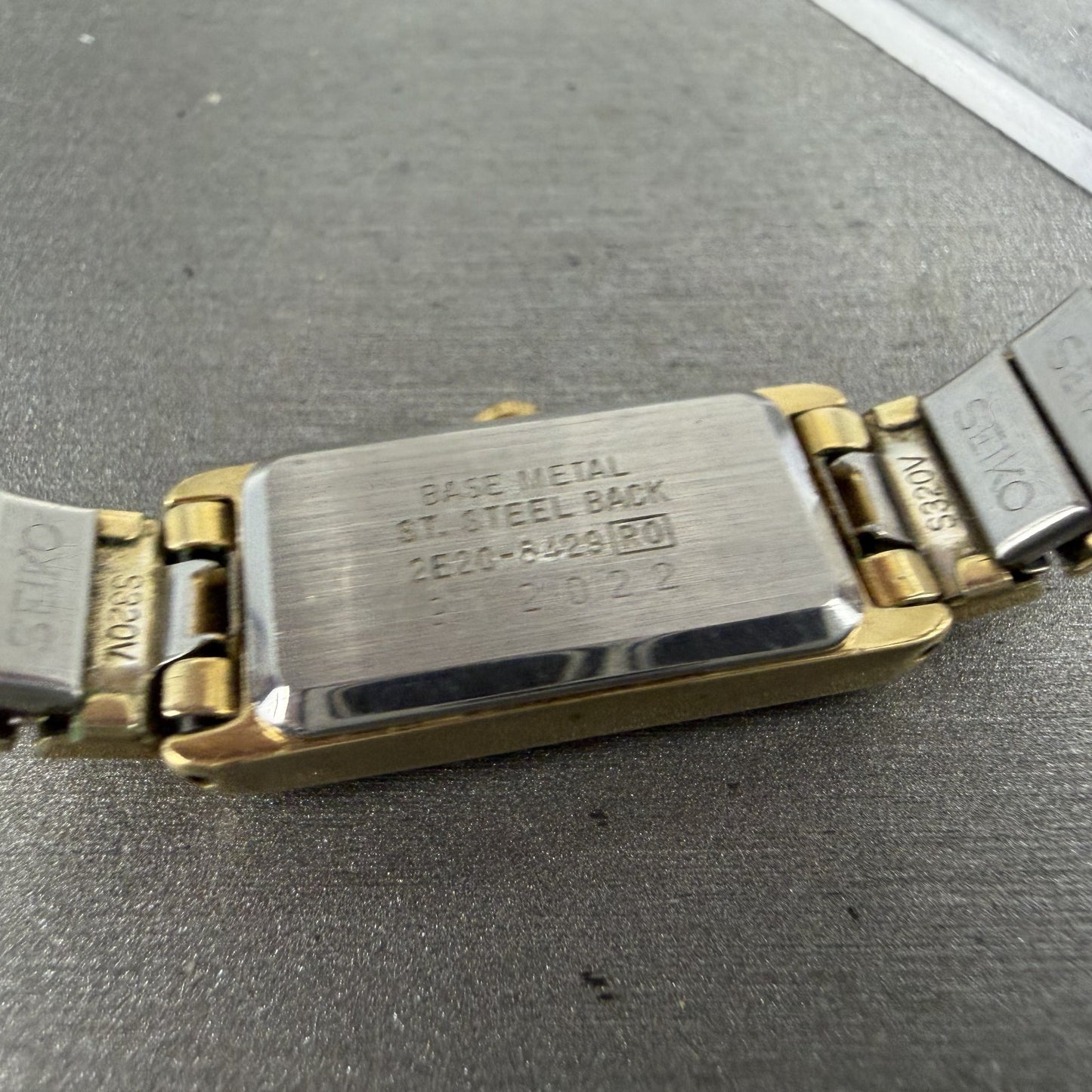 Seiko Tank Watch Women 12mm Black Dial Gold Tone Rectangle 2E20-6429 New Battery9