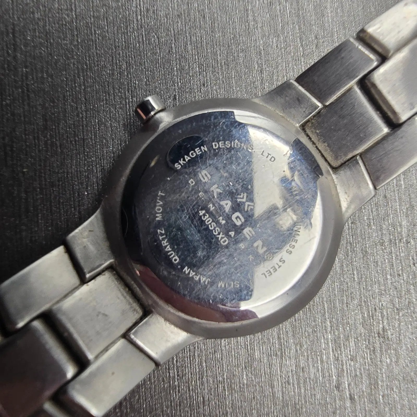 Skagen Steel Watch Women 25mm Silver Dial Silver Tone Round 430SSXD New Battery10