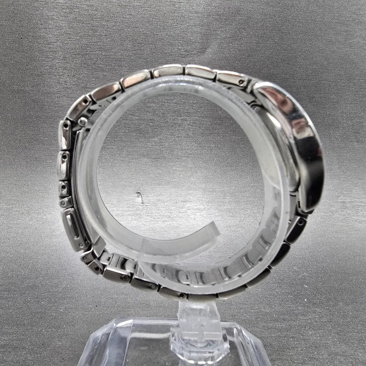 Citizen Watch Women 25mm Black Dial Silver Tone Date Round E011-S015502 Runs JP99