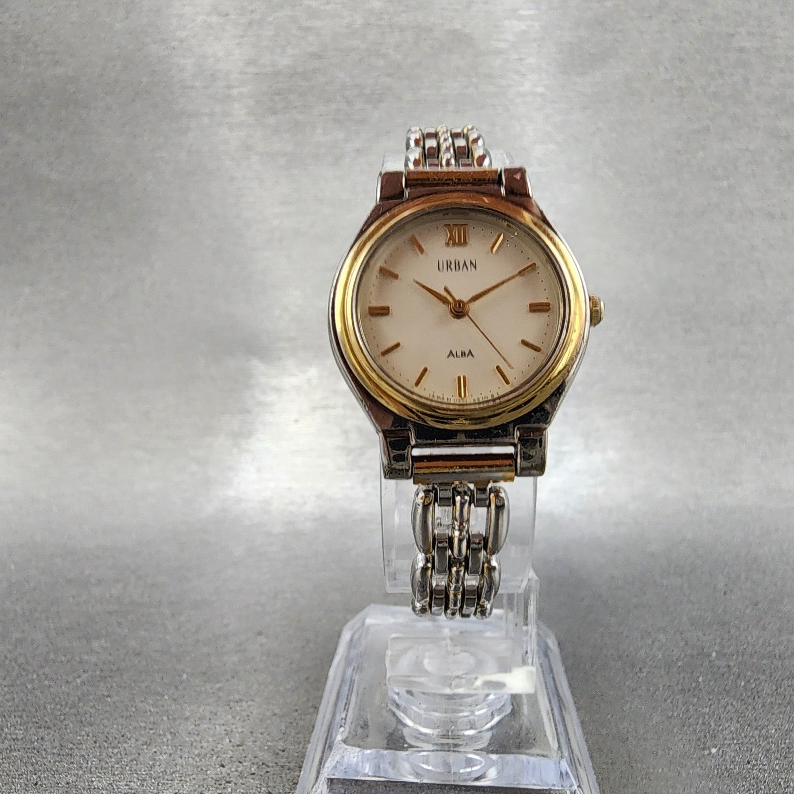 Seiko Alba Urban Watch Women 24mm Silver Dial Two Tone V7016460 New Battery6