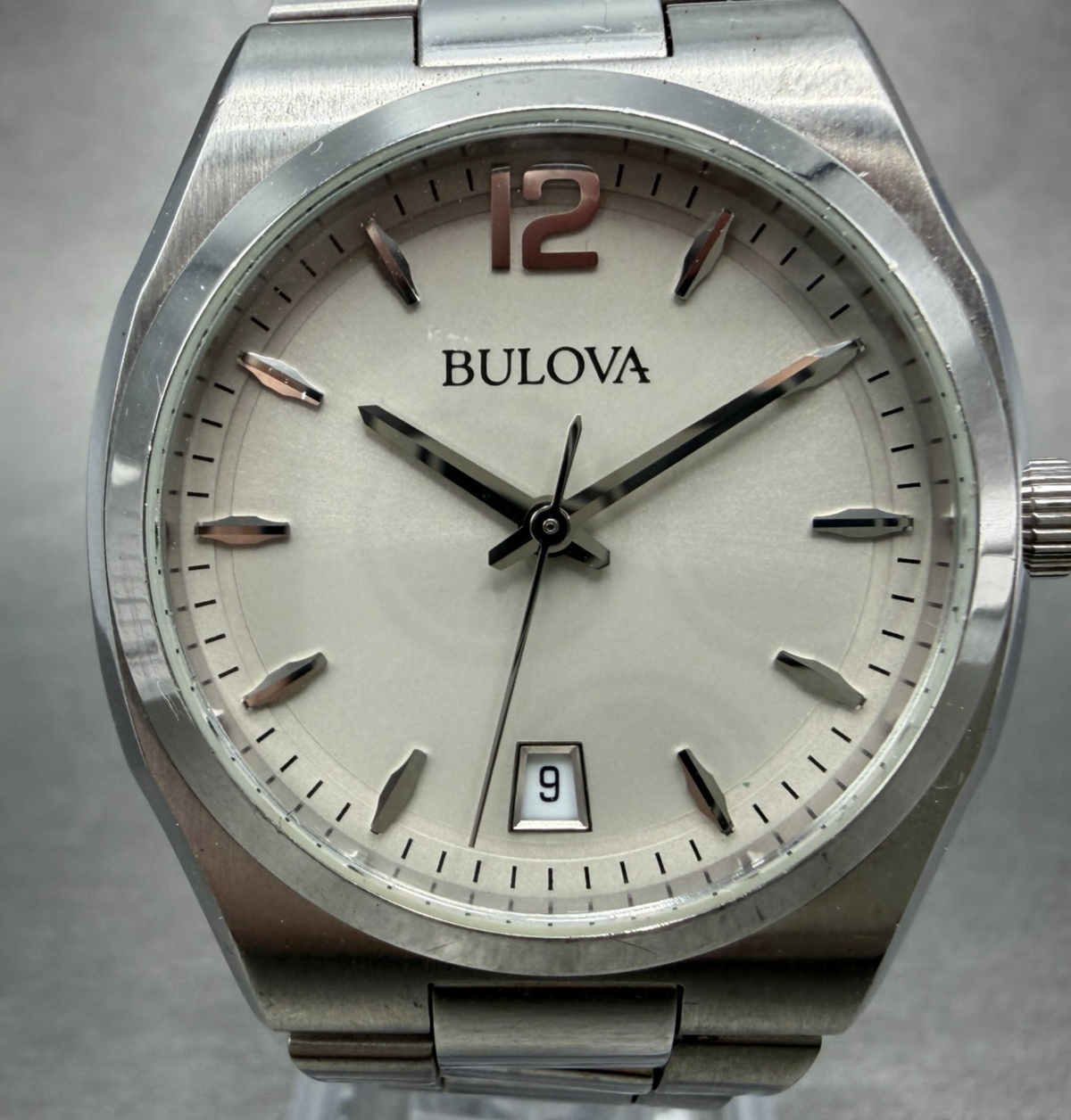 Bulova Watch Women 34mm Gray Dial Silver Tone Date Round 96M126 New Battery0