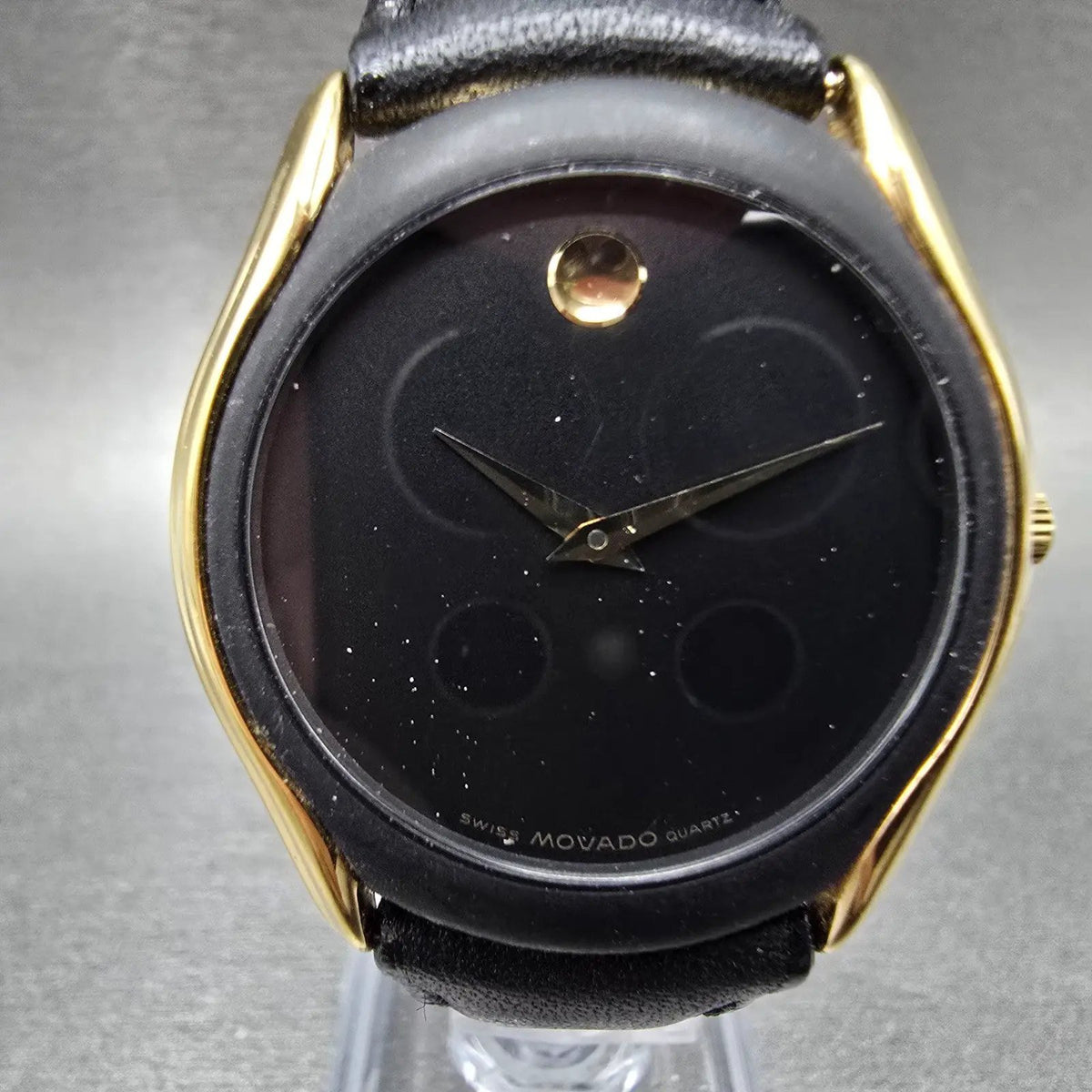 Movado Museum Watch Men 33mm Black Dial Gold Tone Round 88-64-860N New Battery0