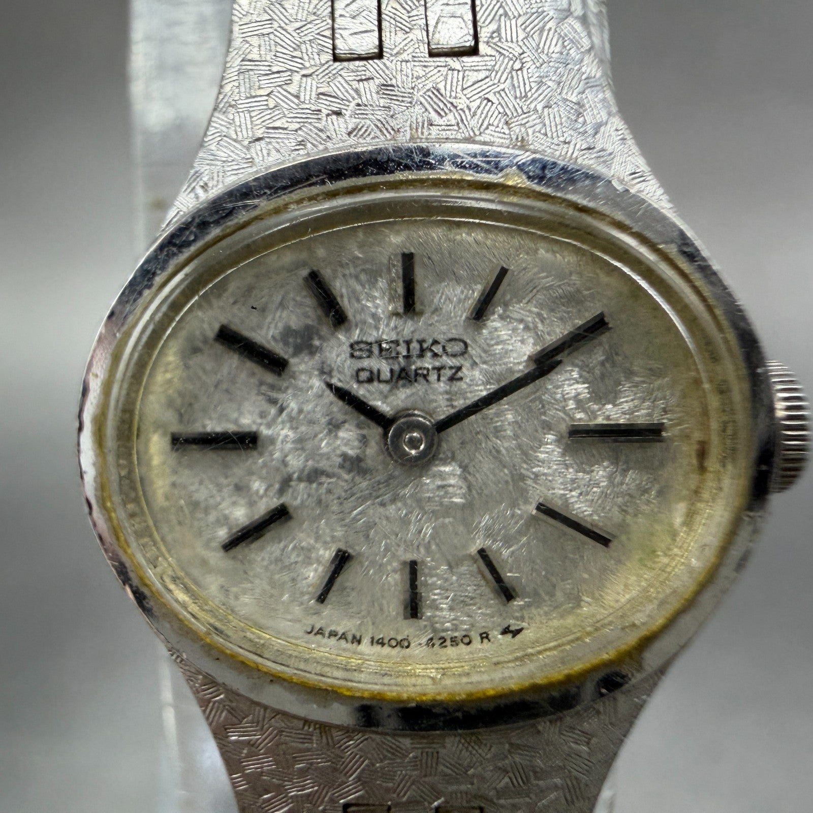 Seiko Watch Women 17mm Silver Dial Silver Tone Oval 1400-7389 New Battery VTG G51