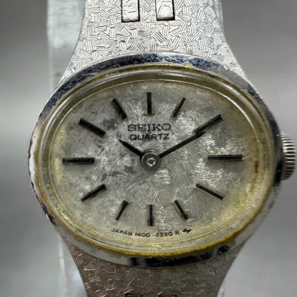 Seiko Watch Women 17mm Silver Dial Silver Tone Oval 1400-7389 New Battery VTG G51