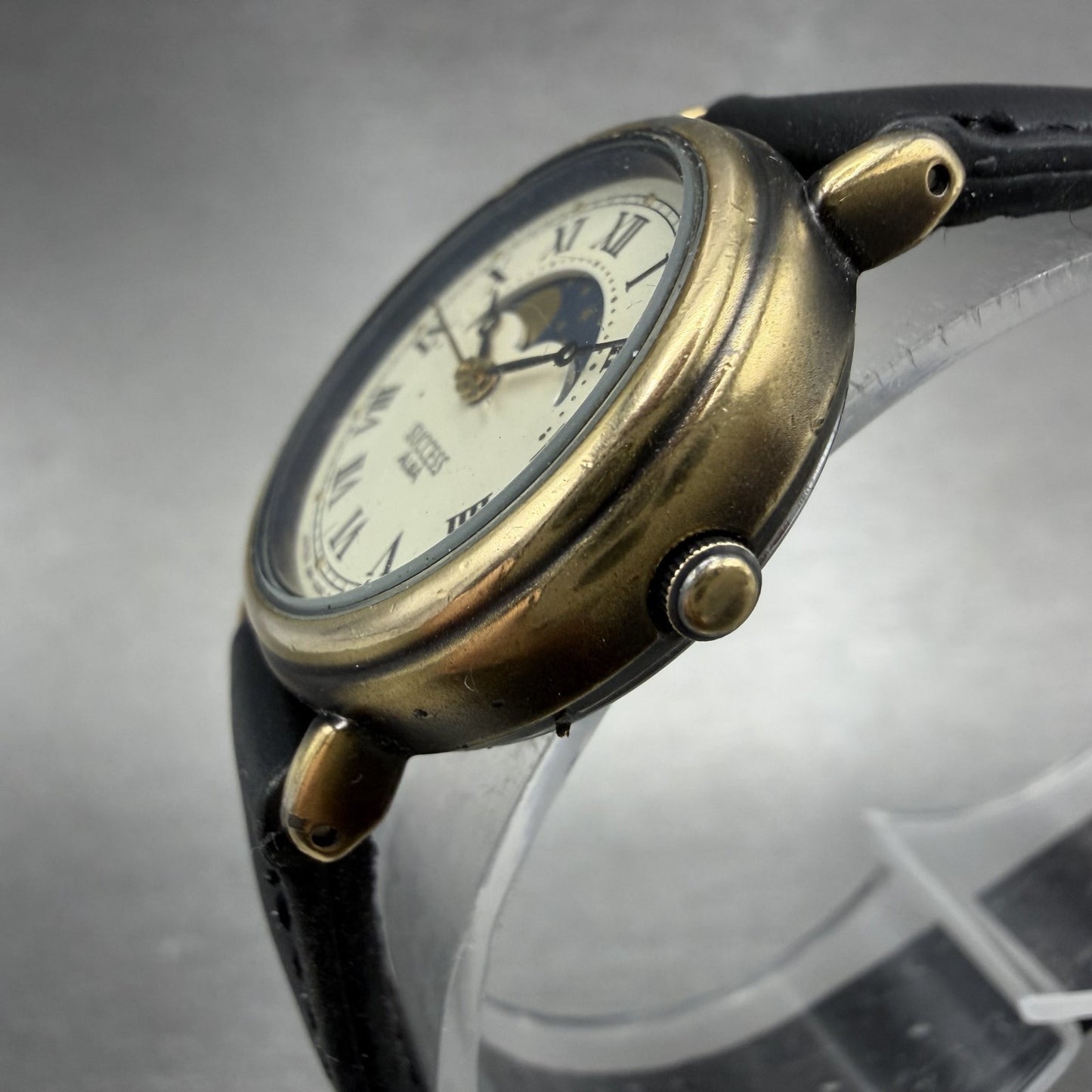 Seiko Alba Success Moon Phase Watch Women 25mm White Dial Brass Tone New Battery2