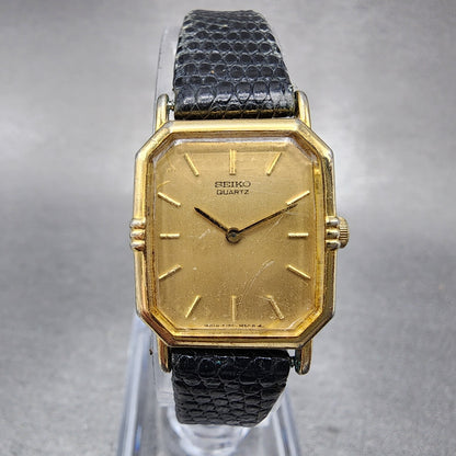 Seiko watch Women Gold Tone Gold Dial 19mm 2c205810 New Battery0