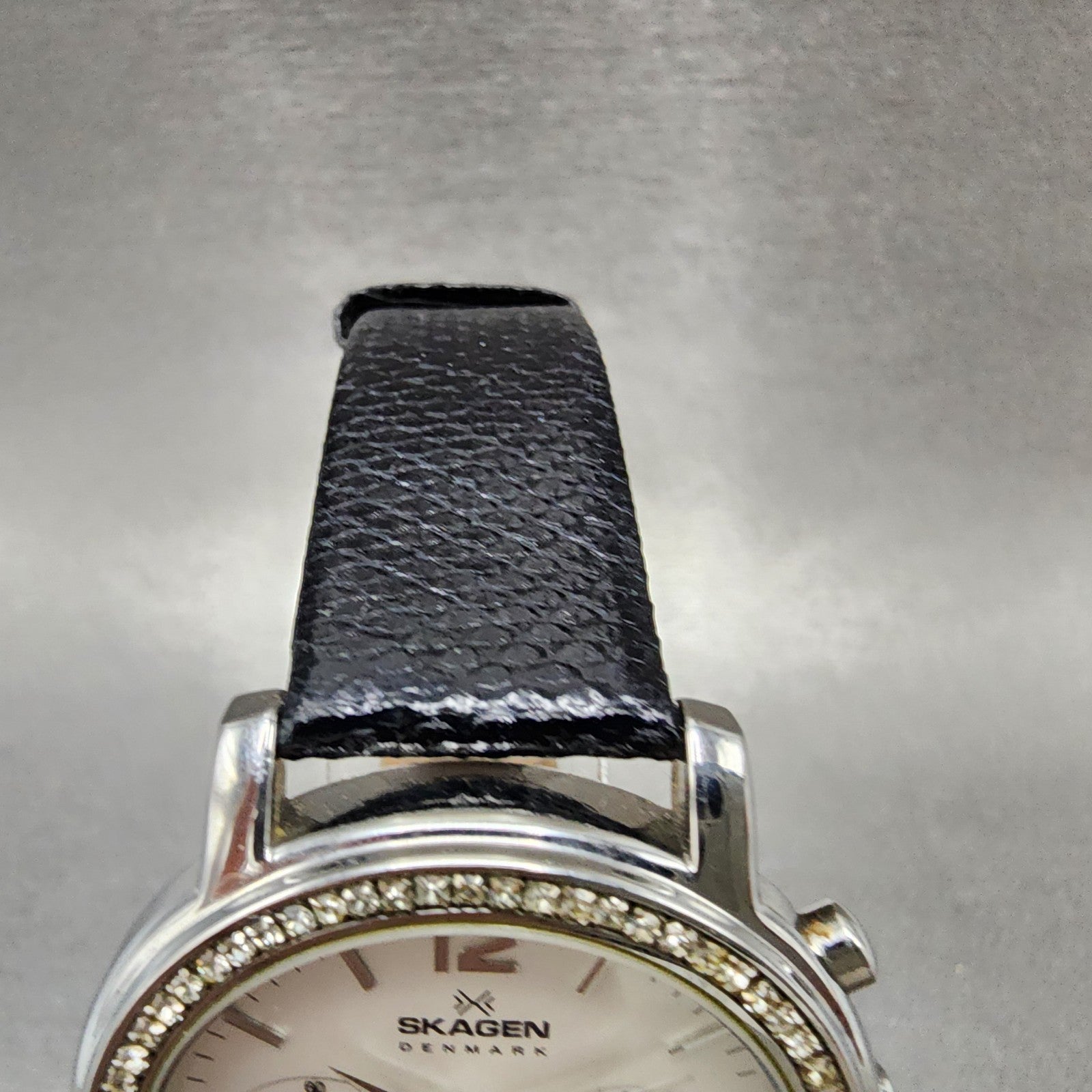 Skagen Chronograph Watch Women 39mm White Dial Silver Tone Oval New Battery4