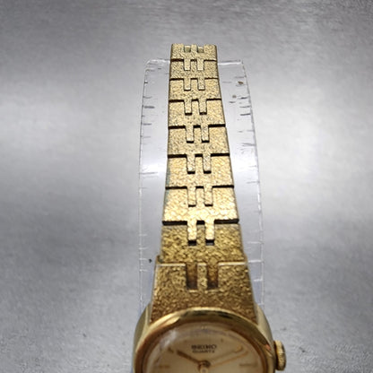 Seiko Watch Women 17mm Champange Dial Gold Tone Round 2C200209 New Battery4