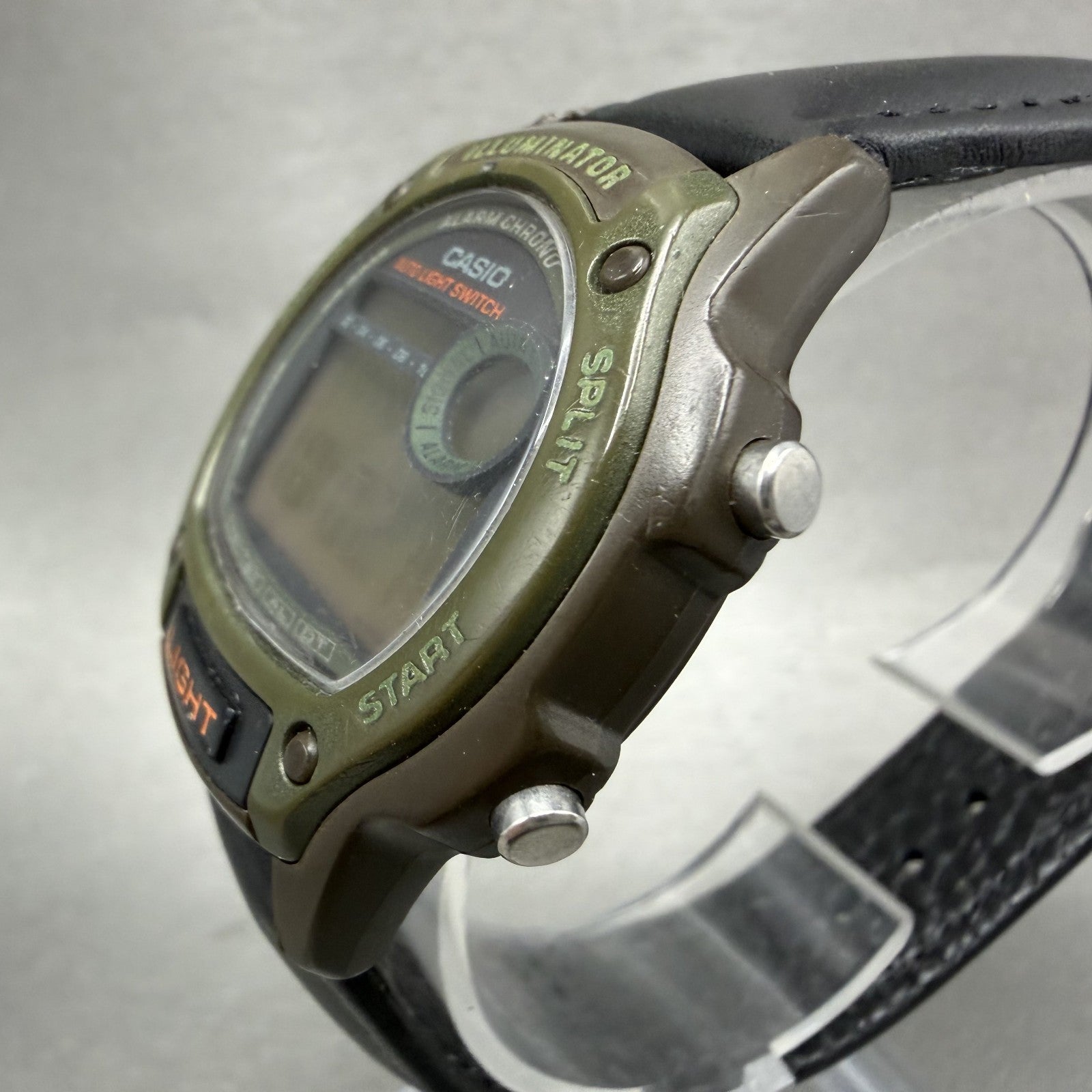 Casio Illuminator W94H Watch Men 37mm Digital Green Alarm Chrono Round New Batt2