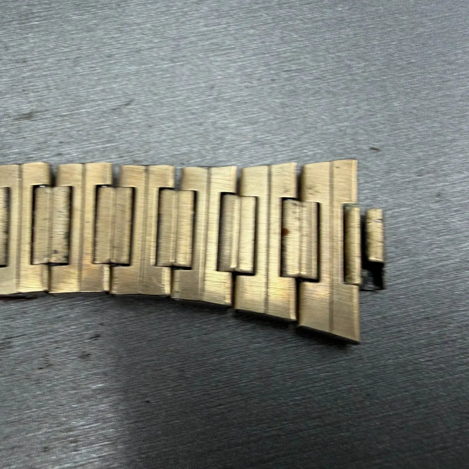 47930913