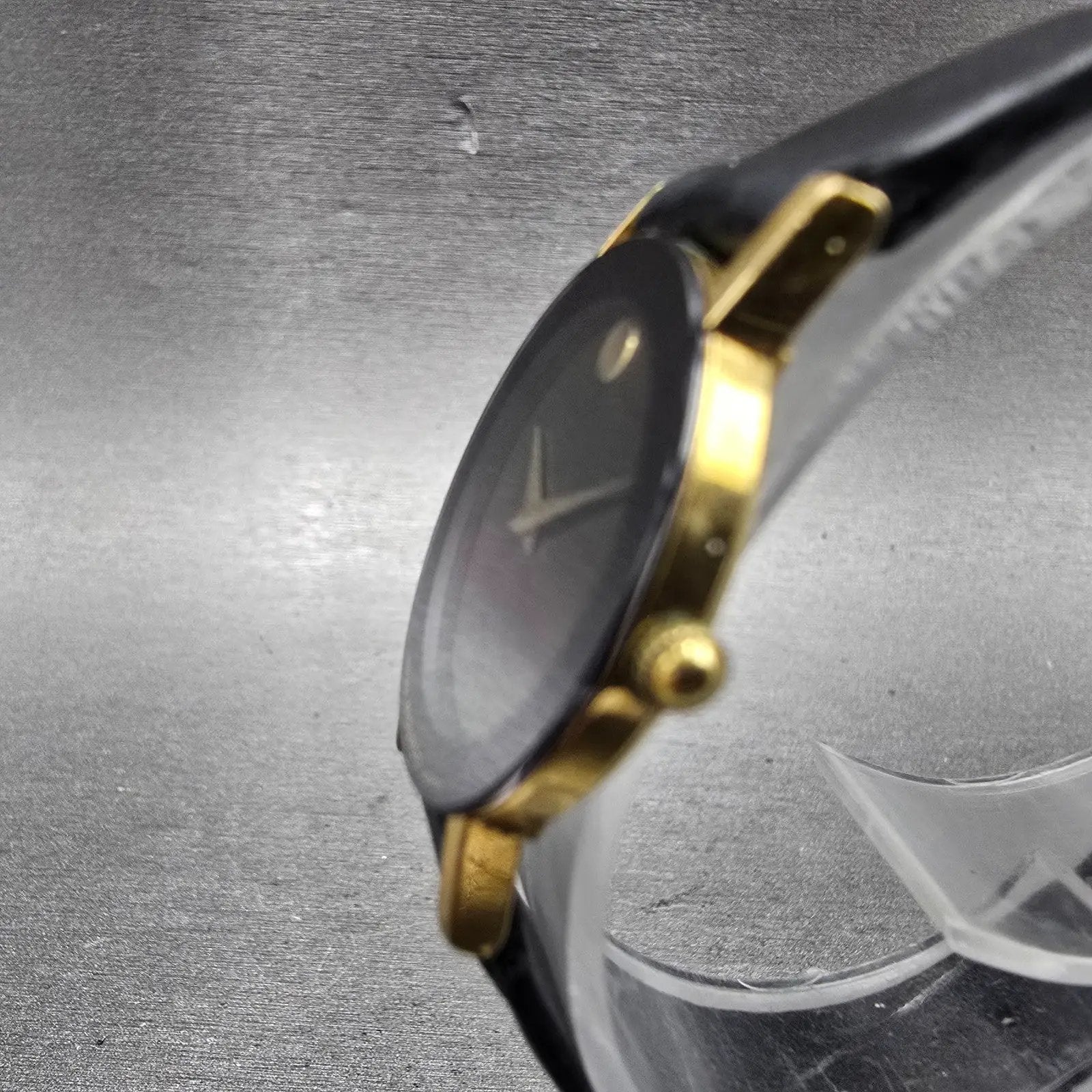 Movado Museum Watch Women 25mm Black Dial Gold Tone Round 87-24-855 New Battery2
