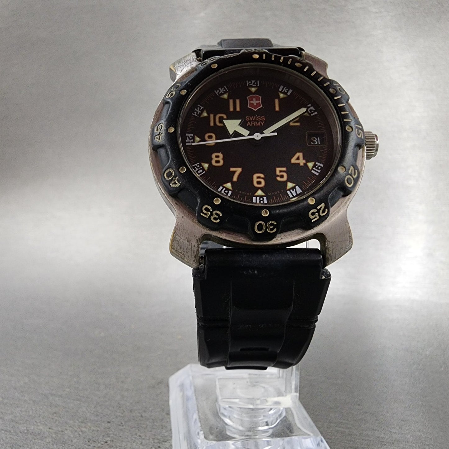 Victorinox Swiss Army Sportline Dive Watch Men 37mm Black Dial Silver Tone PARTS6