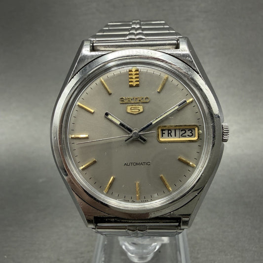 Seiko 5 Automatic Watch Men 36mm Silver Dial Silver Tone Daydate Round PARTS0