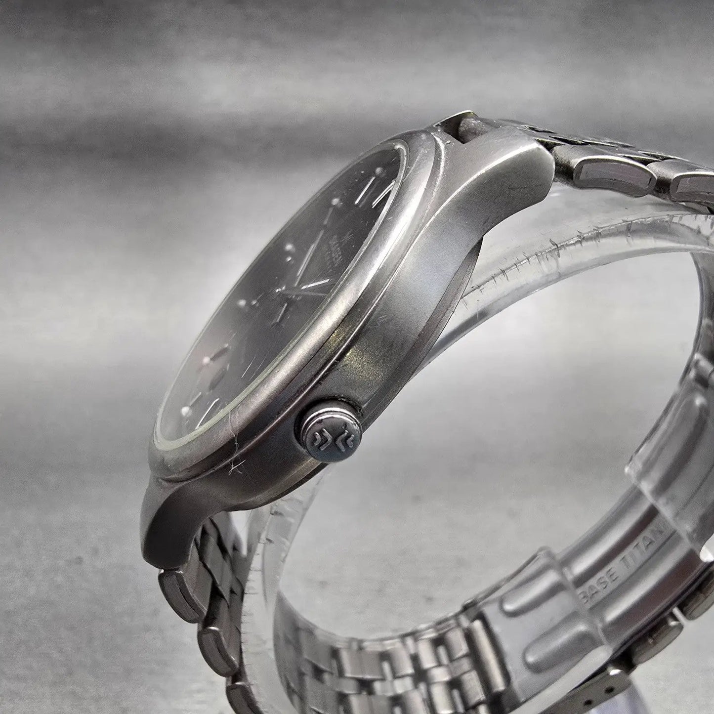 Skagen Denmark Watch Men 34mm Gray Dial Titanium Date Round 105LTX New Battery2
