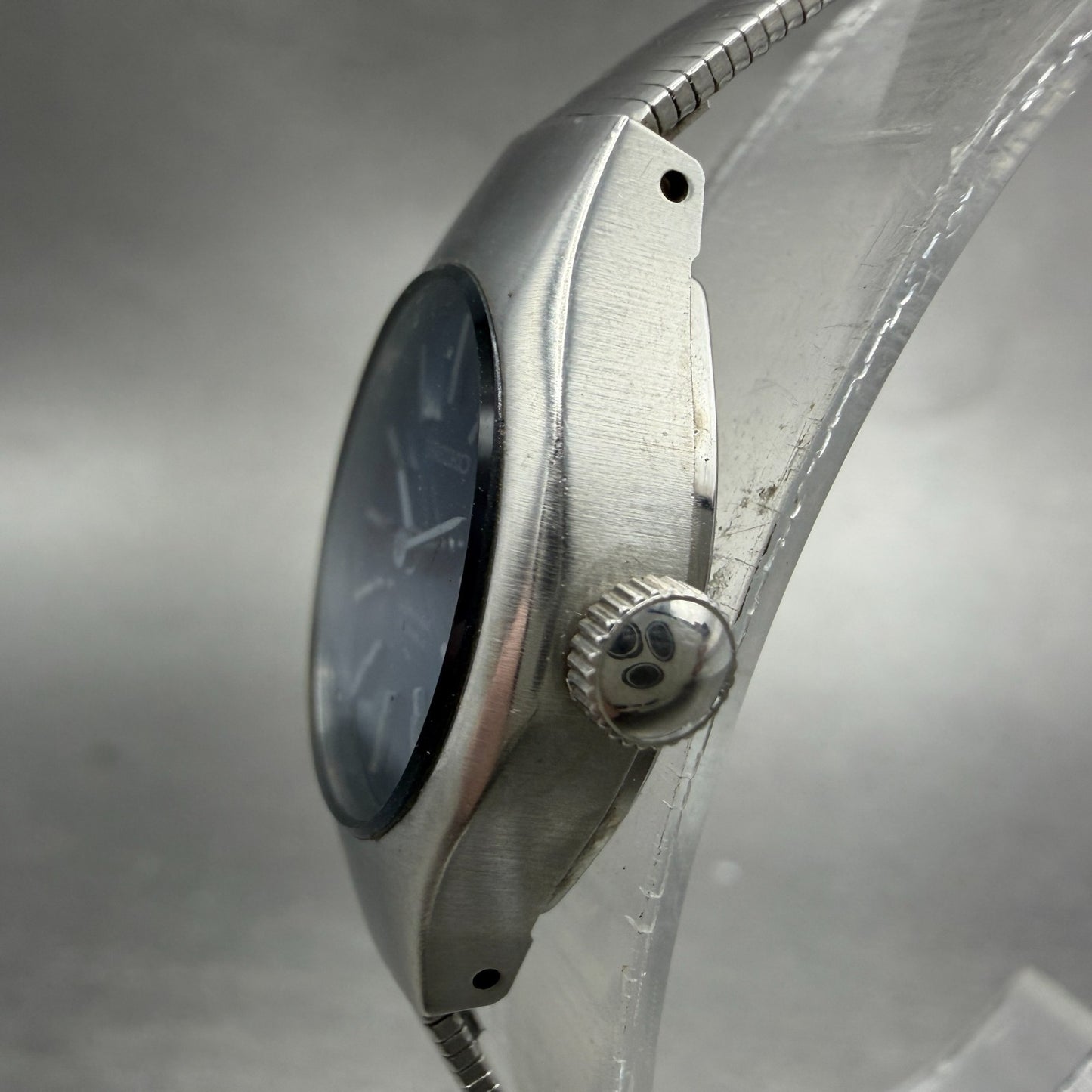 Seiko Special Watch Women 19mm Blue Dial Silver Tone Oval 1140-7170 Runs2