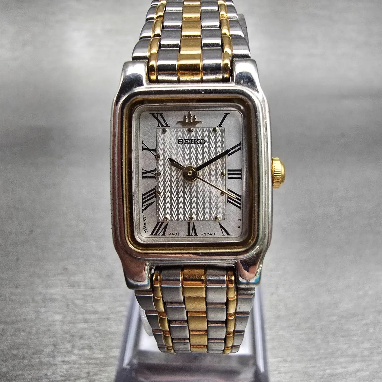Seiko Watch Women 18mm Silver Dial Silver Tone Rectangle V401-5510 New Battery0
