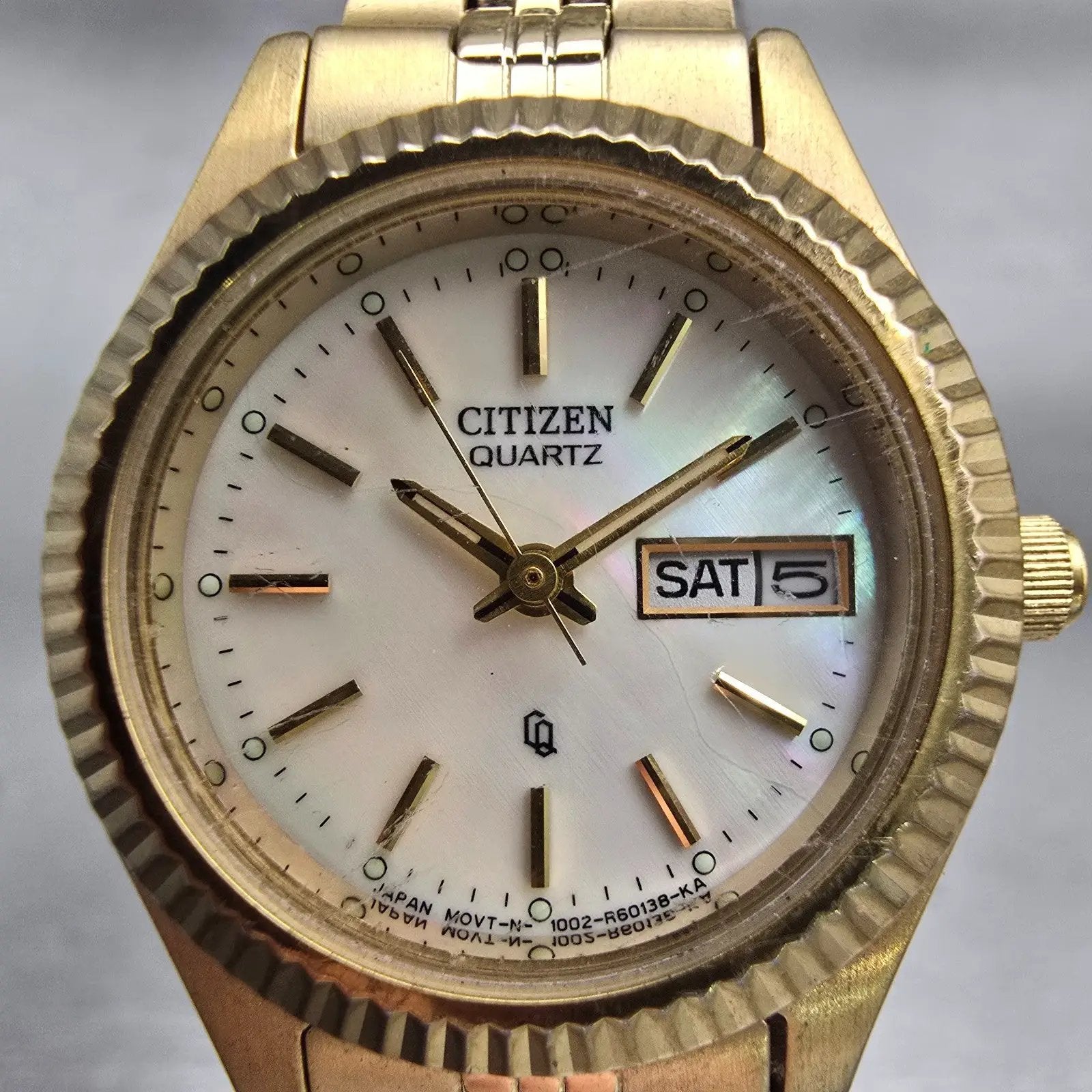 Citizen CQ Watch Women MOP Dial Gold Tone Daydate Round 1002-R15101 New Battery1
