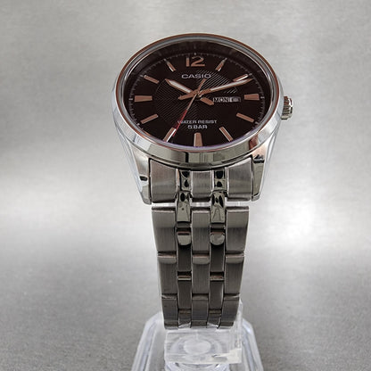 Casio LTP1335 Watch Women 30mm Black Dial Steel Daydate Round New Battery5